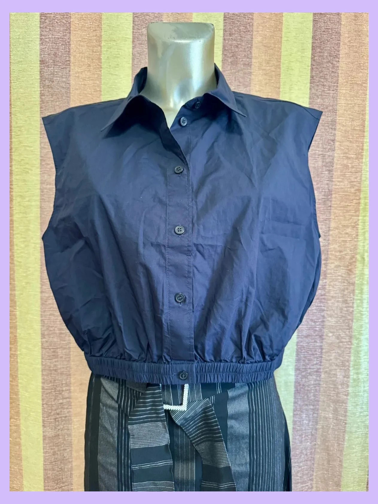 Blusa crop 100% algodón de marca Cos , talla 44 🍀
