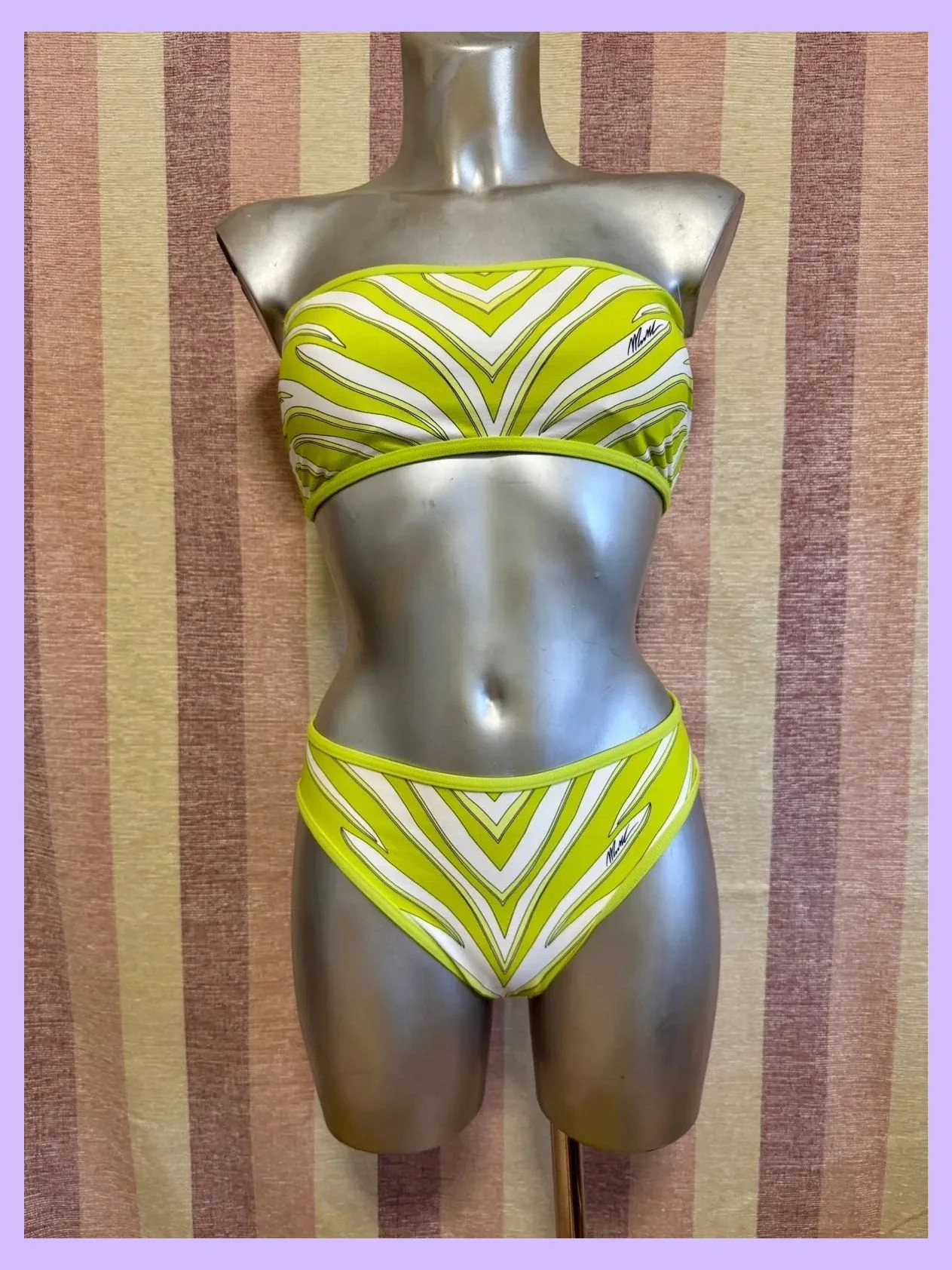 Bikini 2 piezas de Michael kors , talla L 🍀