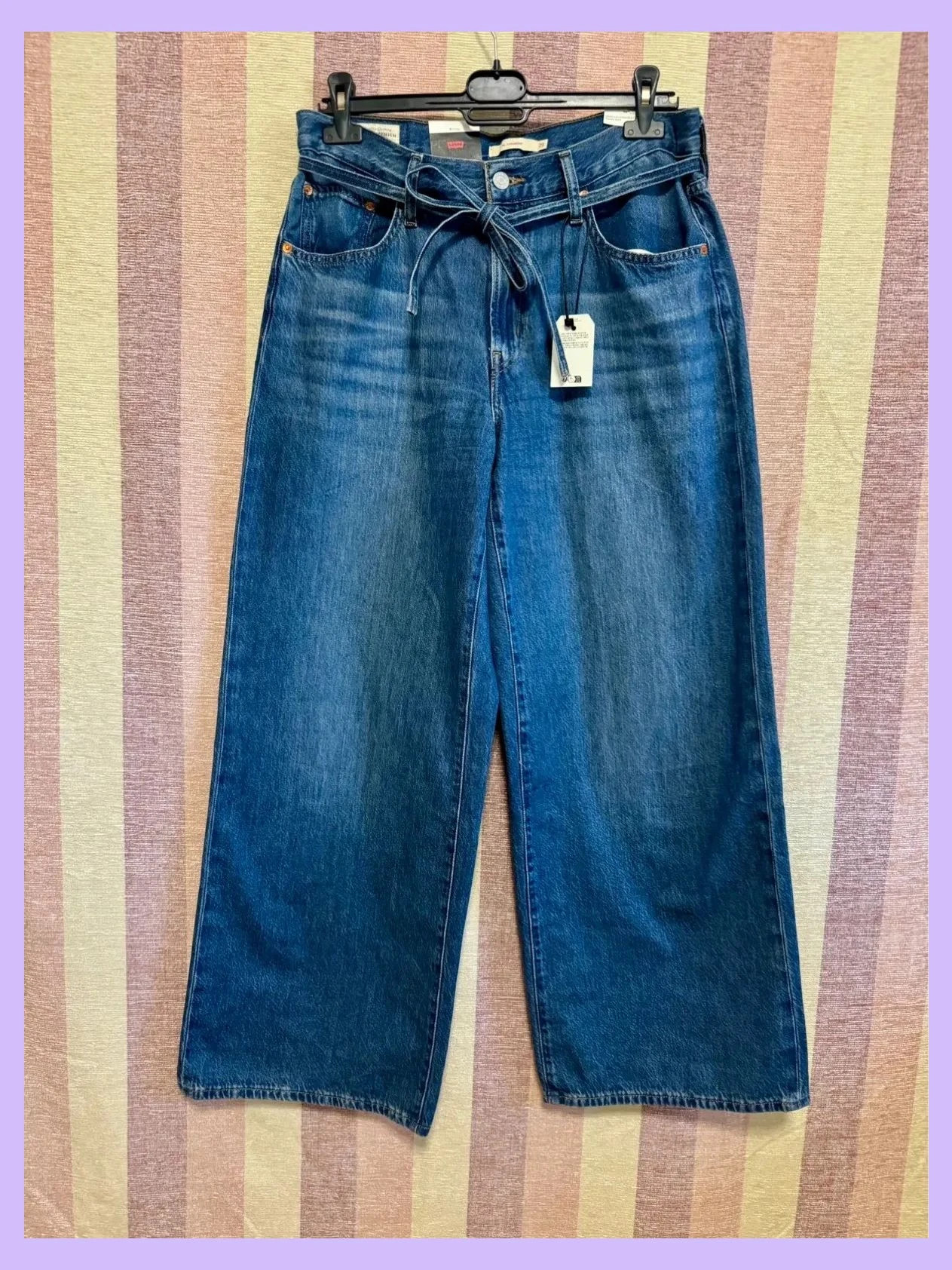 Vaqueros ancho croped de Levis , talla 38 🍀