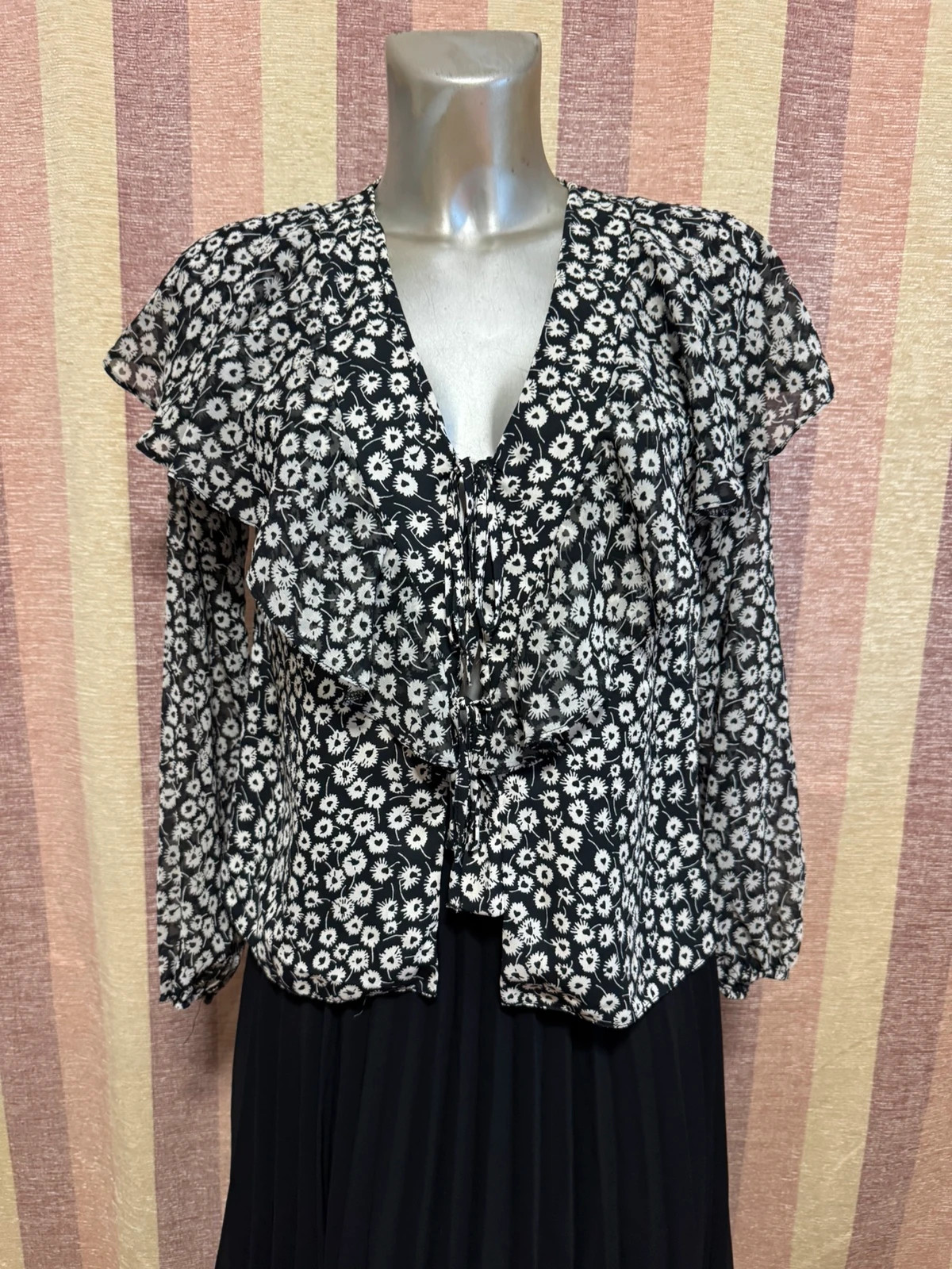 Blusa flores de Topshop talla S 🍀