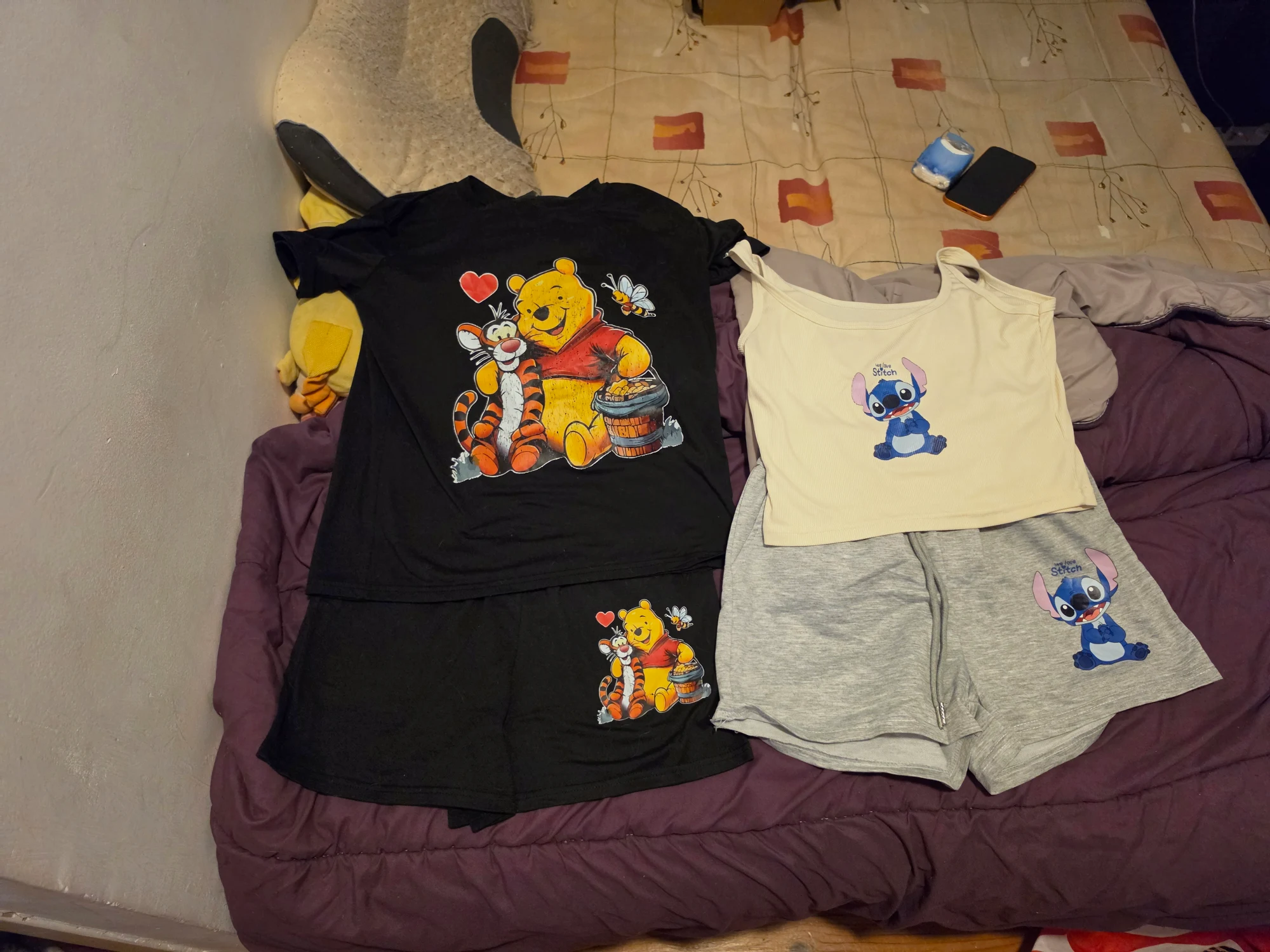 Bonjour je vend deux ensemble de vêtements d'été porté 3 fois en bon état 