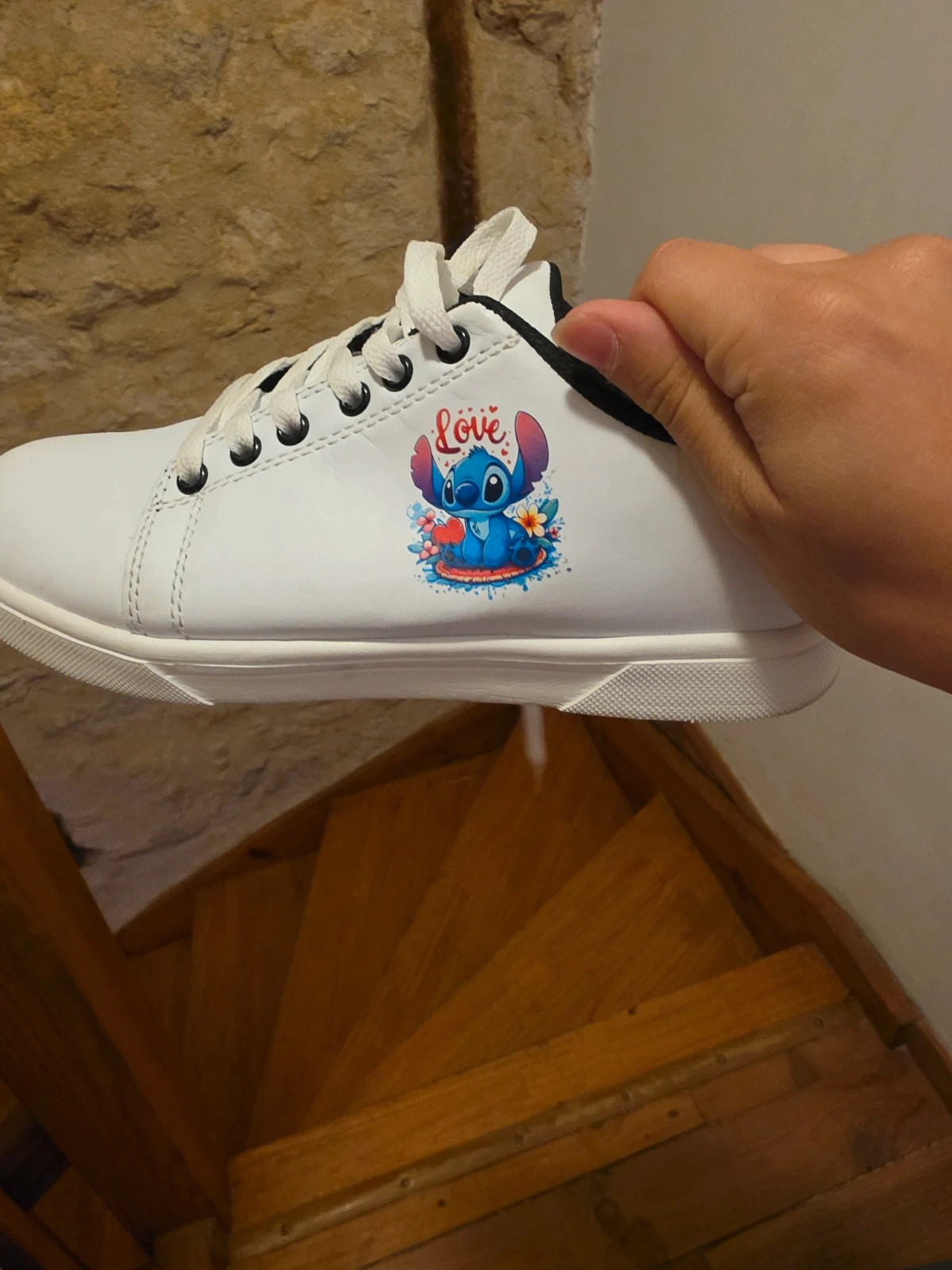 Bonjour je vend une paire de chaussures stitch de la taille 36 – Stitch – taille 36 4