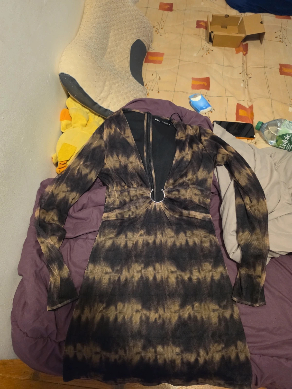 Bonjour vend une robe de la marque zara taille S en bon état porté 2 fois – Zara – taille S / 36 / 8