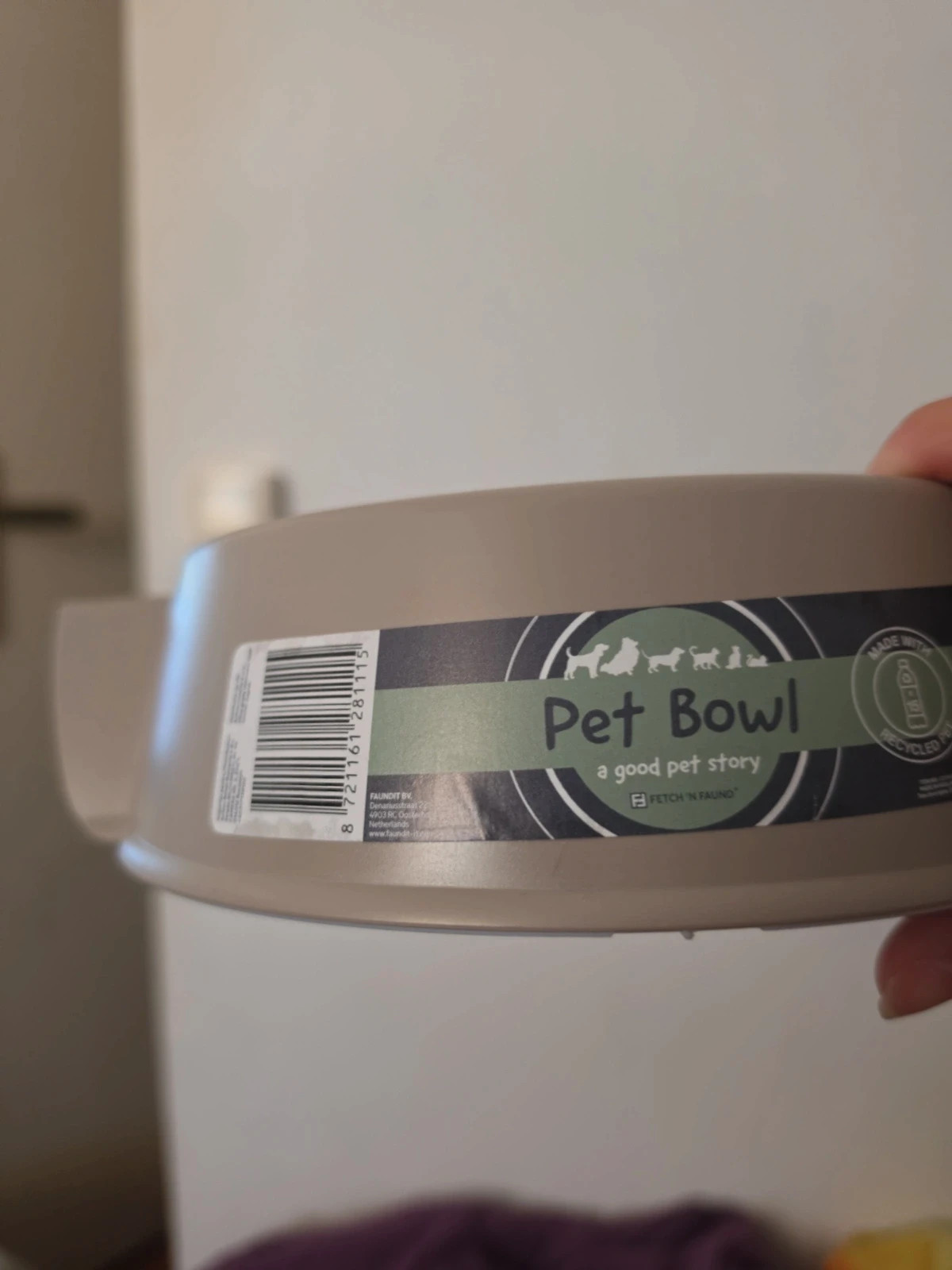 Bonjour je vend une gamelle pour gros chiens service une fois 3