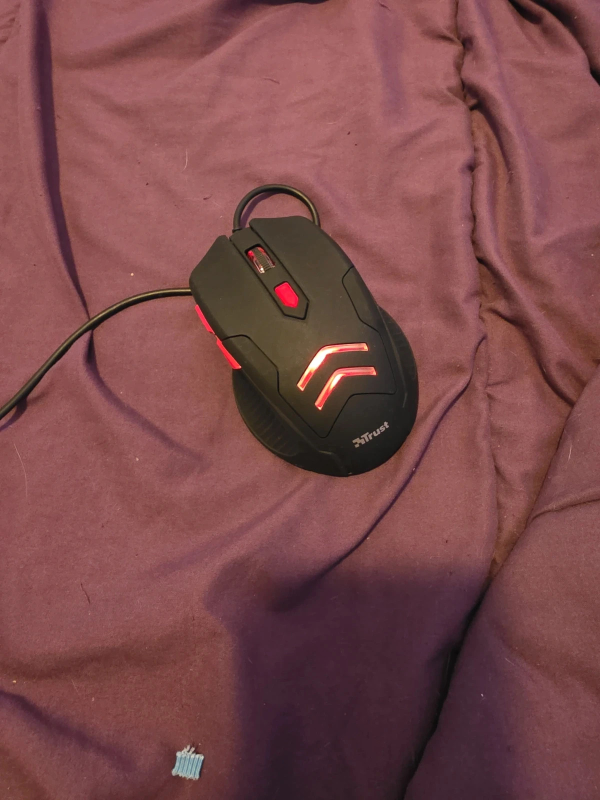 Bonjour je vend une souris ordinateur qu'il fonctionne parfaitement 3