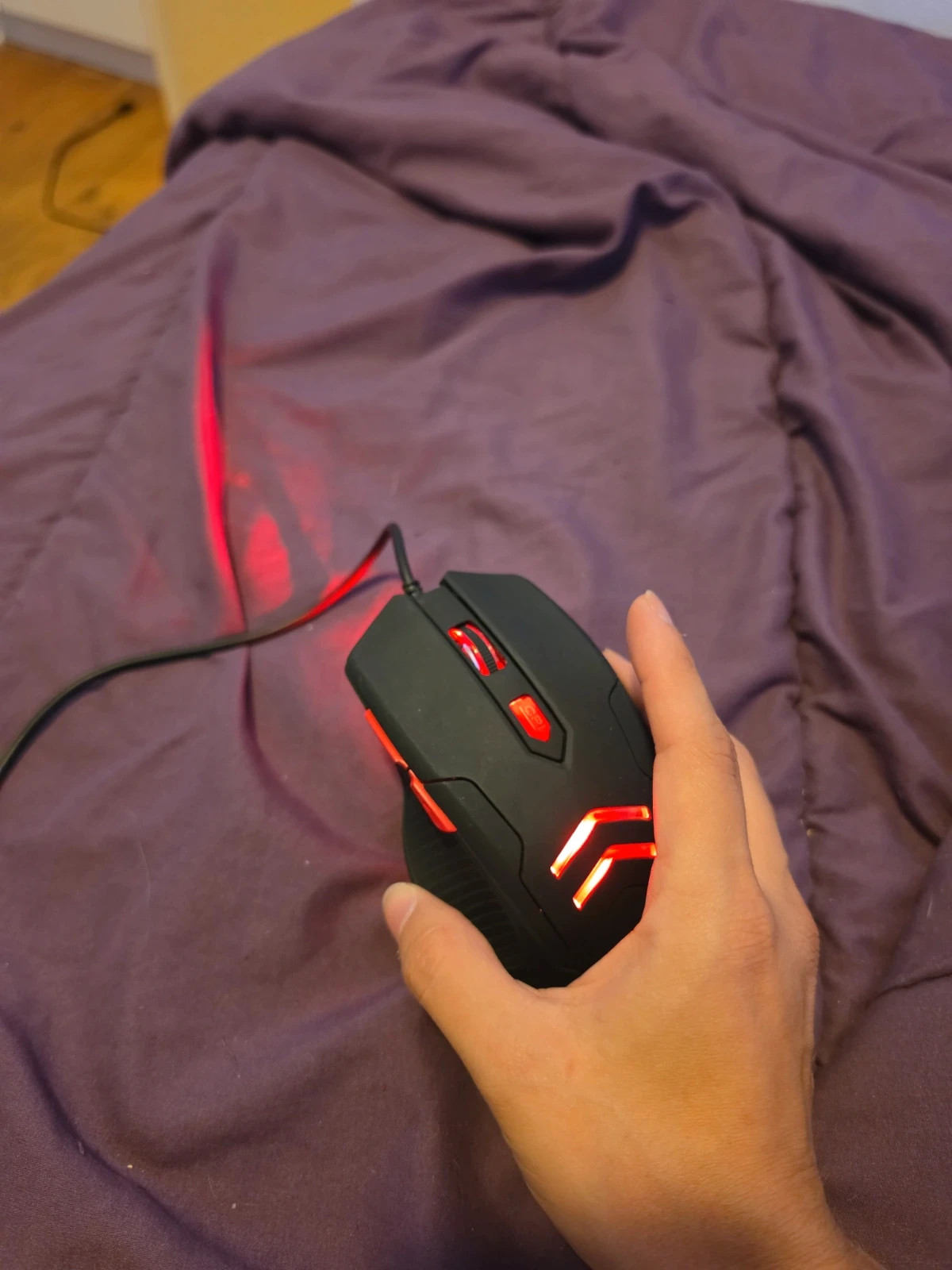Bonjour je vend une souris ordinateur qu'il fonctionne parfaitement 5