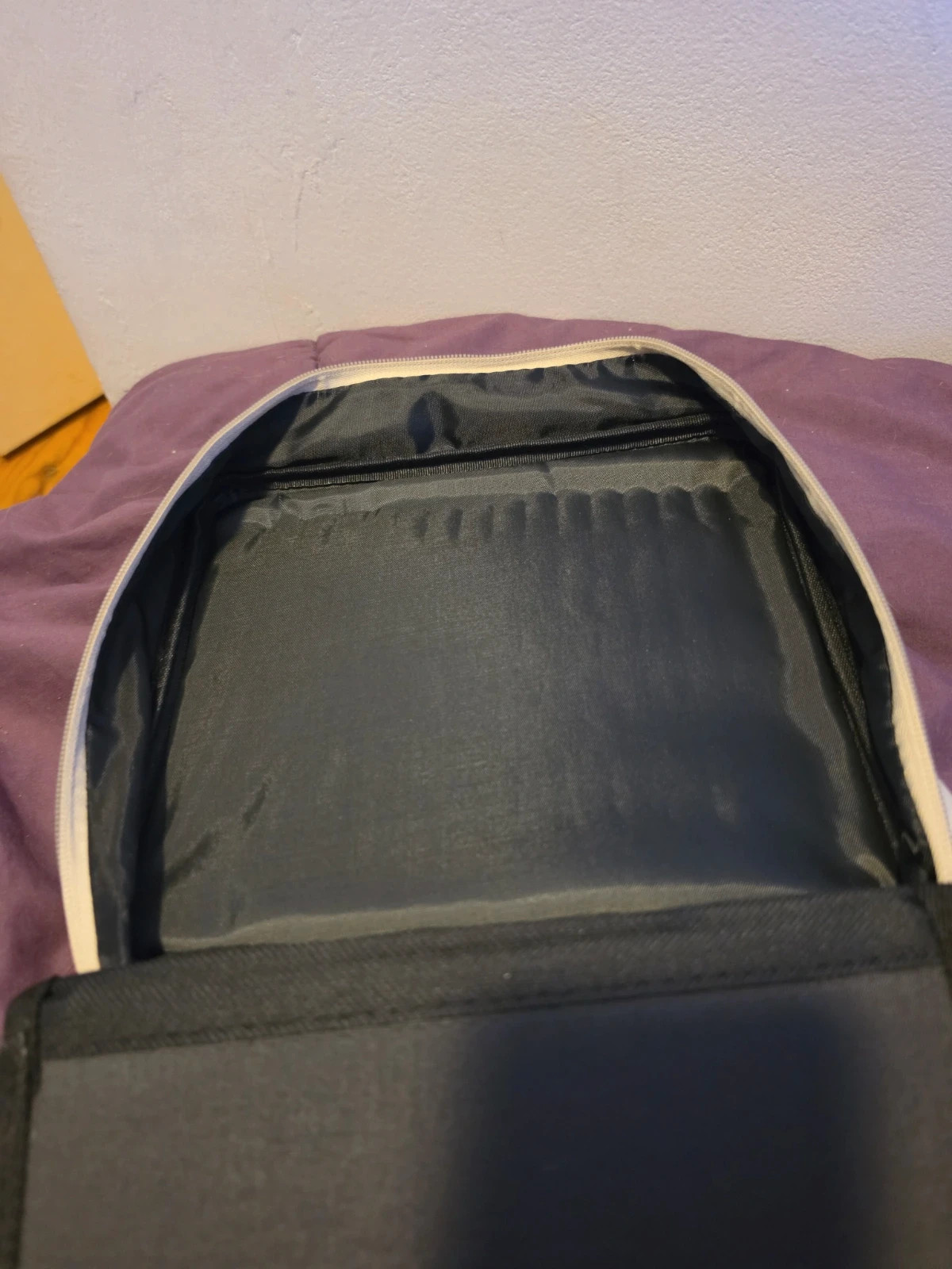 Bonjour je vend une pochette pour mettre des feutres acrylique en bonne état – Acrylique 4