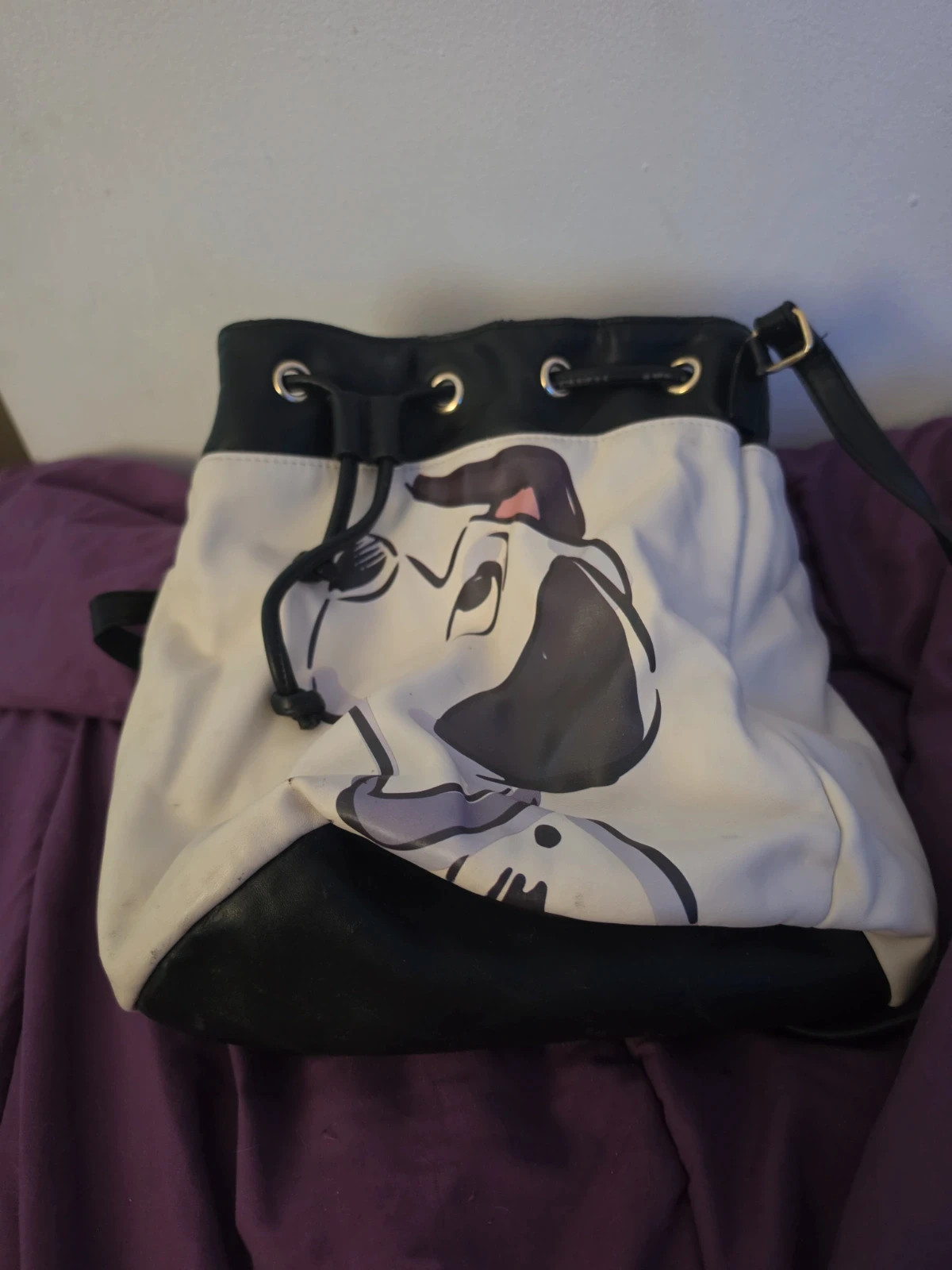 Bonjour je vend un sac a main service 2 fois – Disney