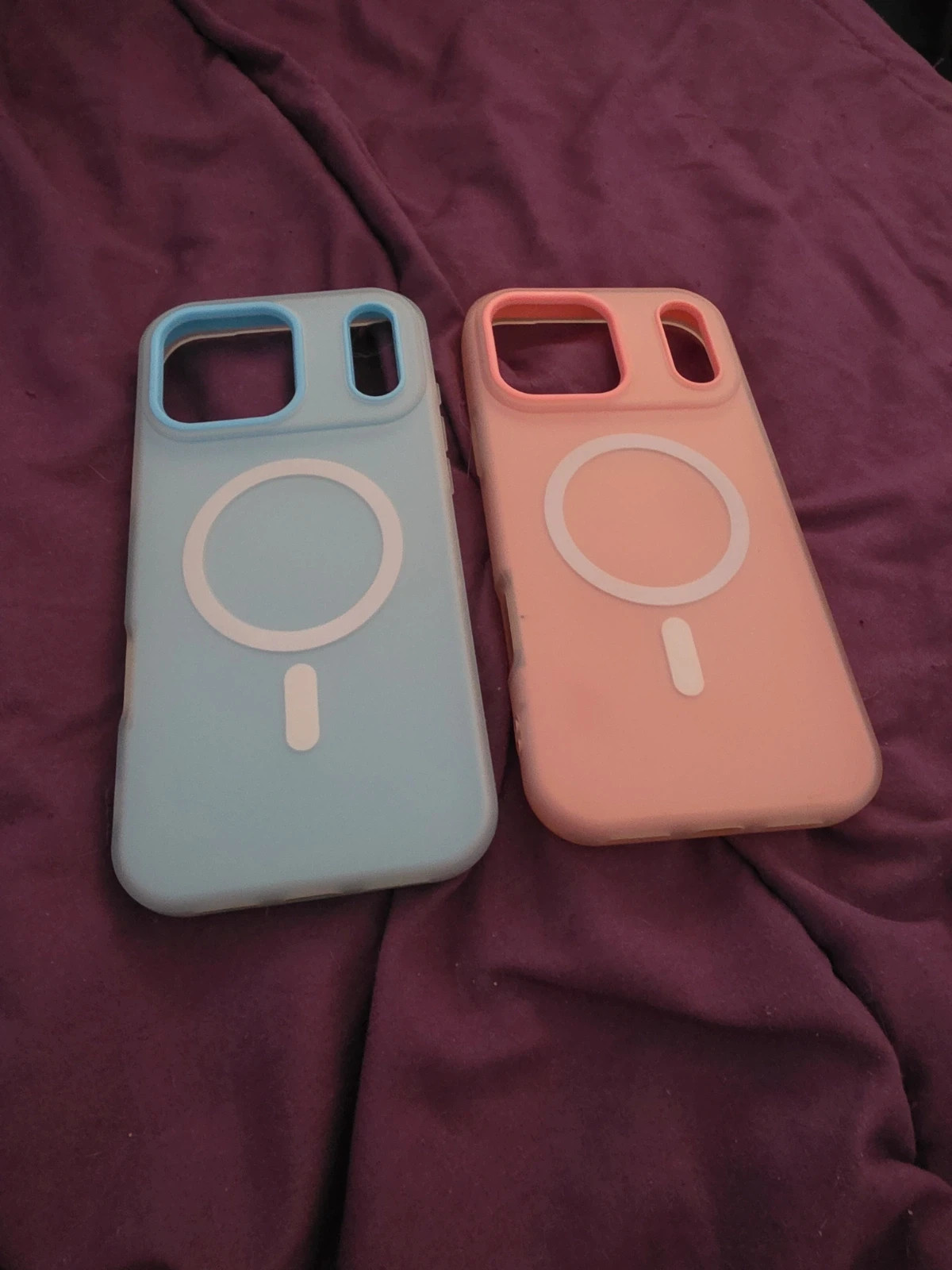 Bonjour je Vend deux coque iPhone 17 pro max – Shein 2