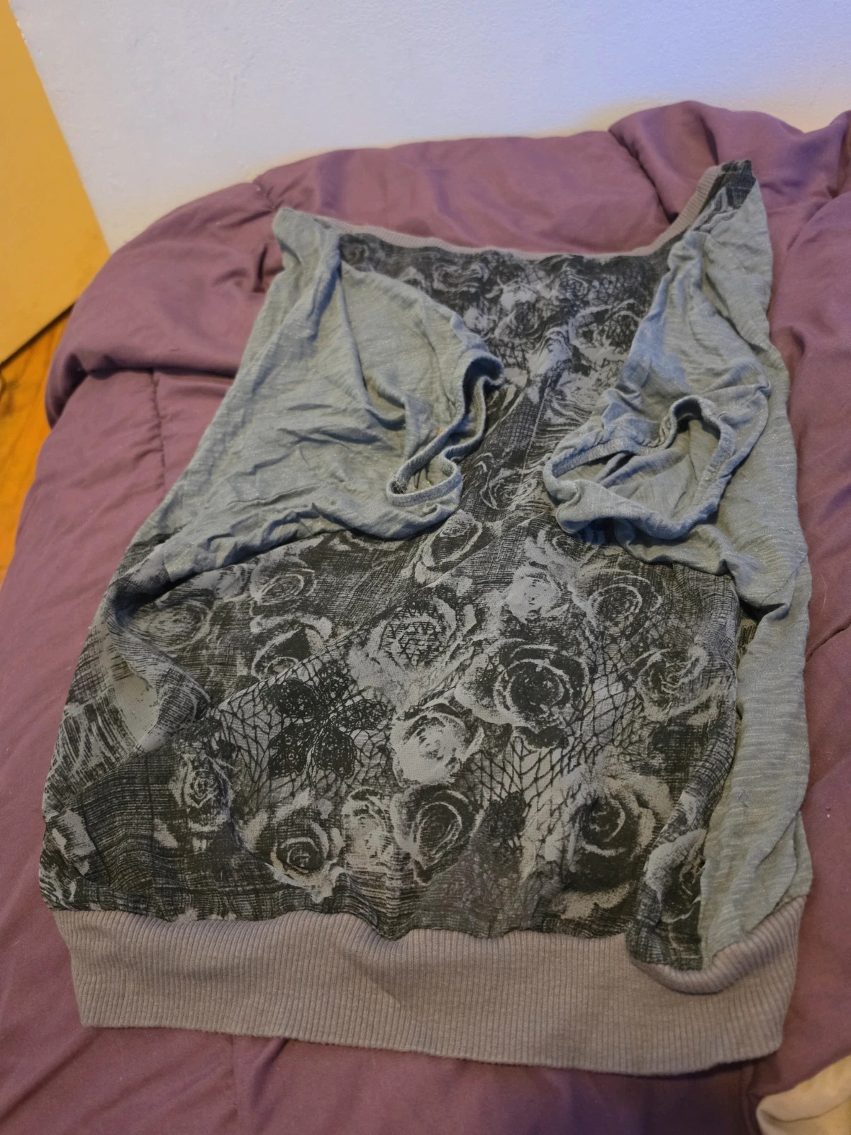 Bonjour je vend un t-shirt taille S en bon état porté 2 fois – GUESS – taille S / 36 / 8 3