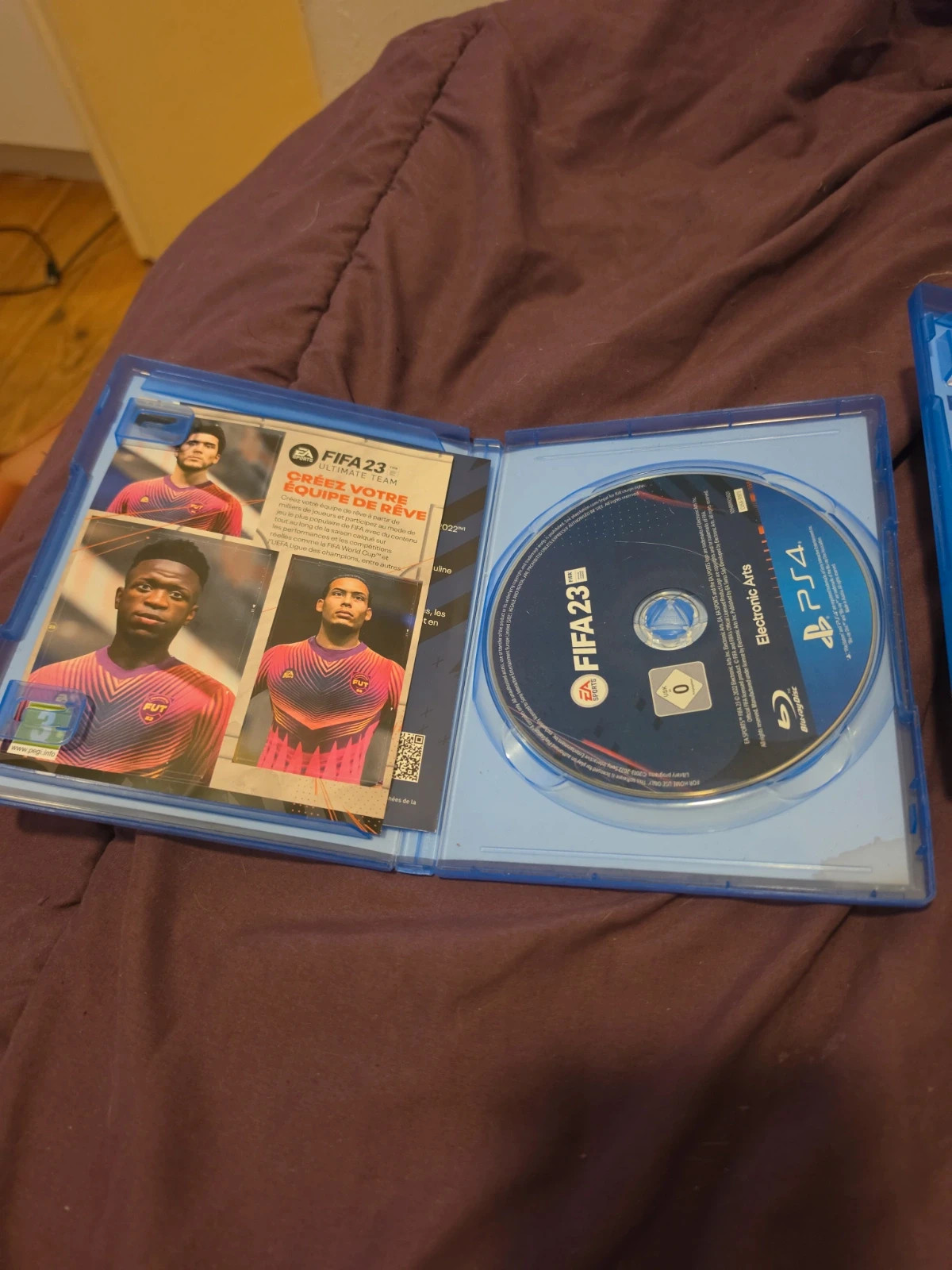 Bonjour je vend deux jeux ps4 fifa 23 et fifa 16 2