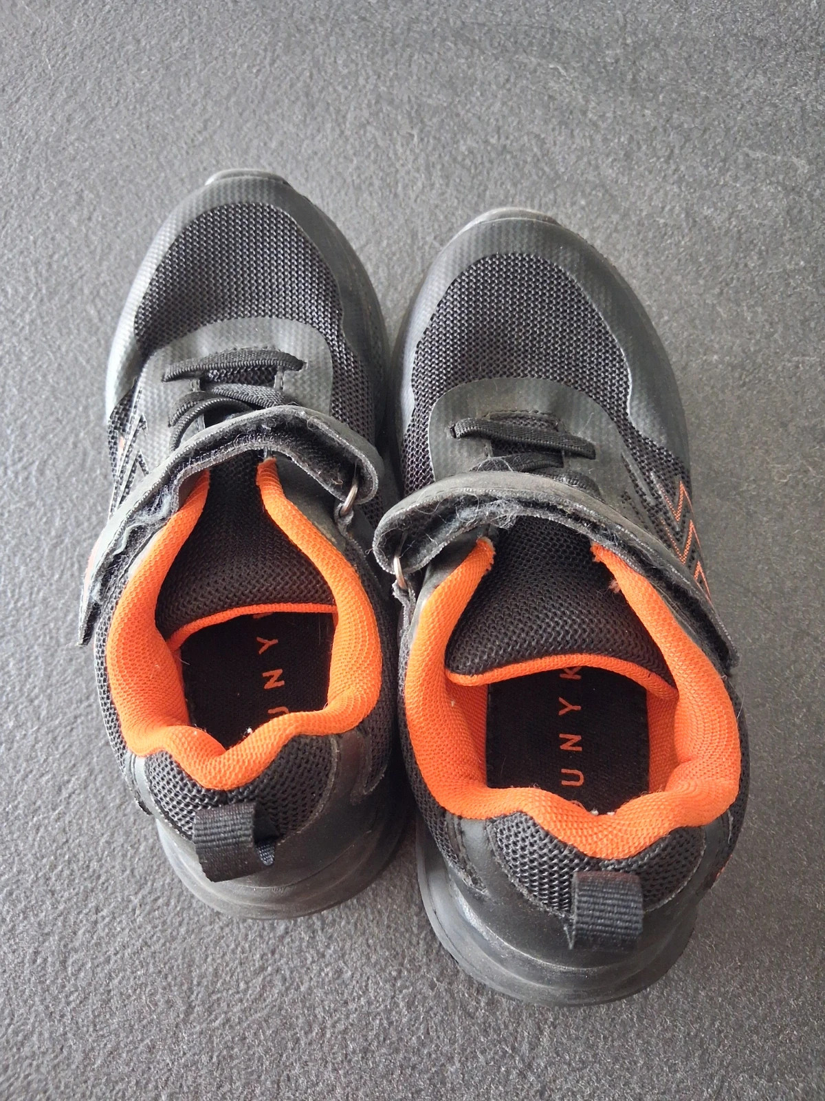 Basket garcon noir et orange pointures 33 – taille 33 2