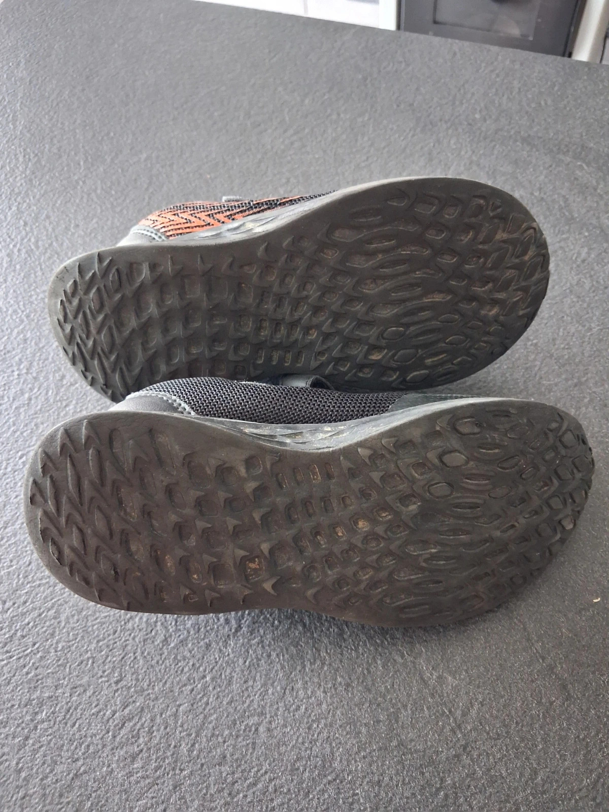 Basket garcon noir et orange pointures 33 – taille 33 3