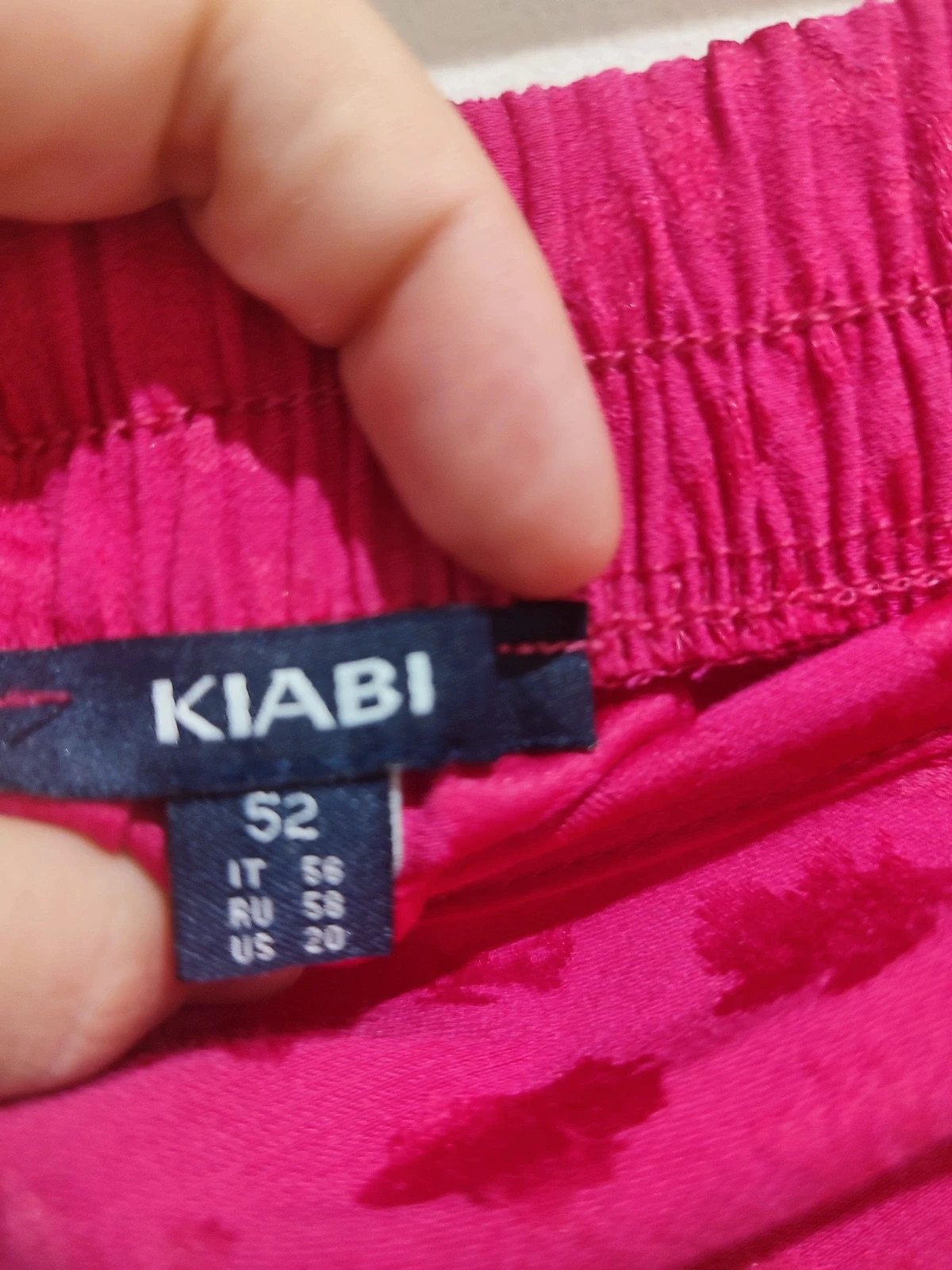 Falda fucsia – Kiabi – taille 6XL / 52 / 24 2