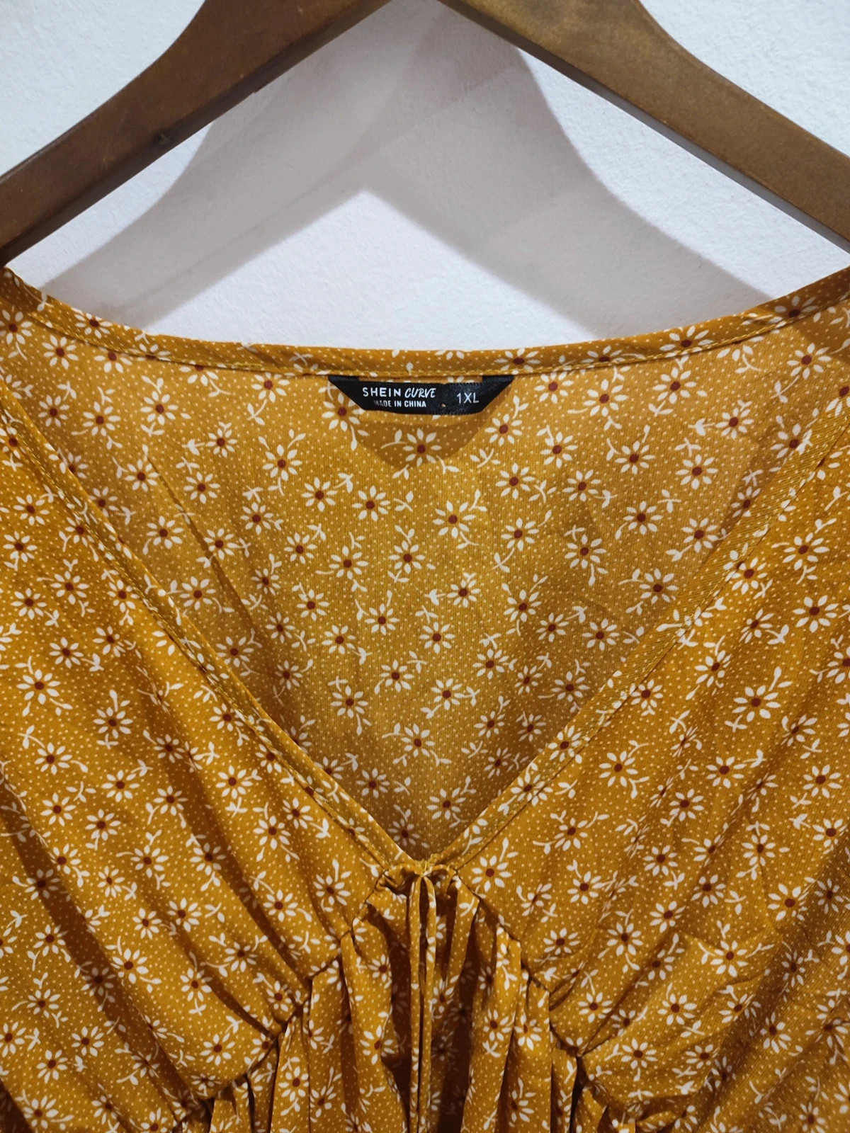 Blusa margaritas – Shein Curve – taille 5XL / 50 / 22 3