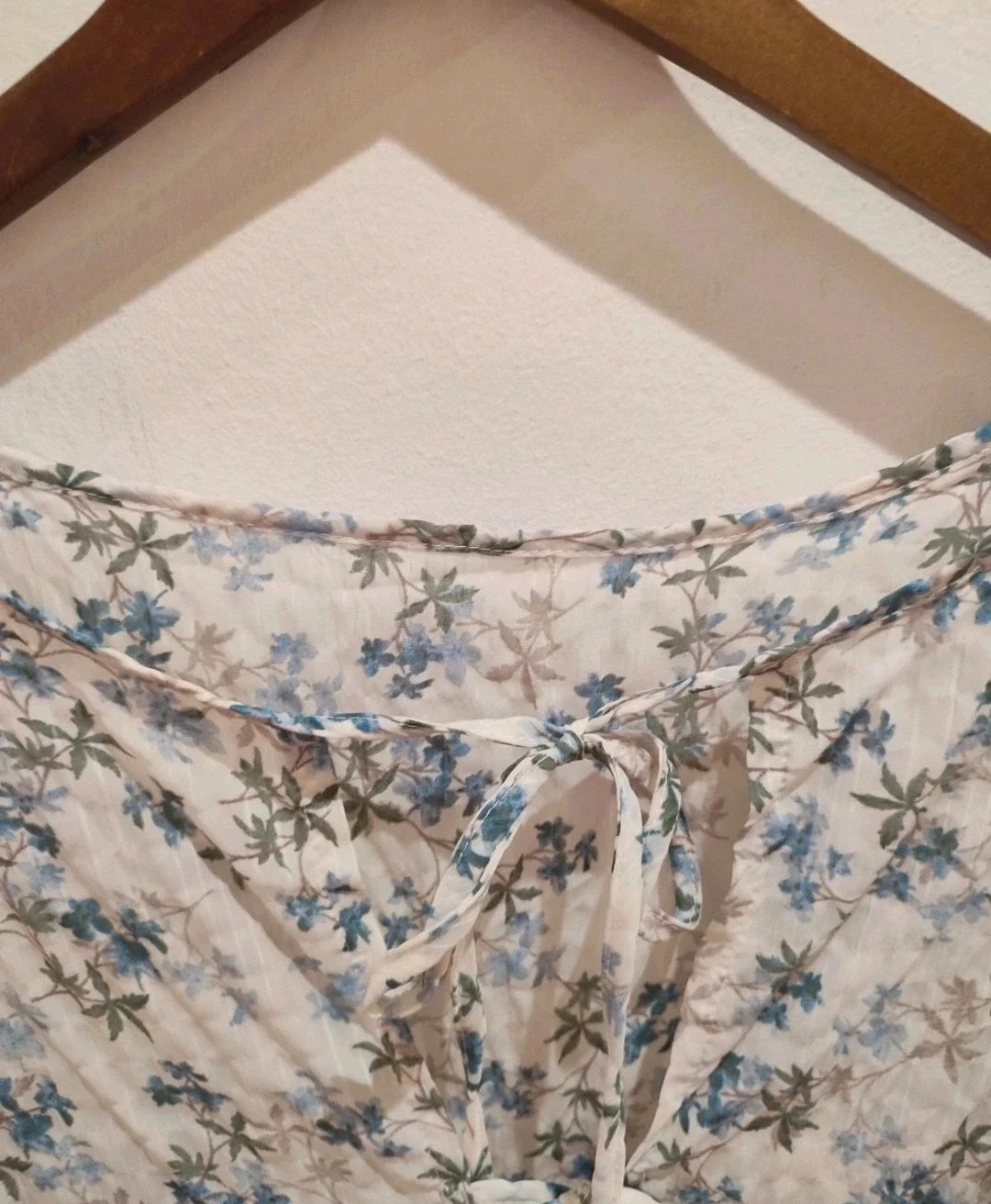 Blusa de lazos – Shein Curve – taille 7XL / 54 / 26 2