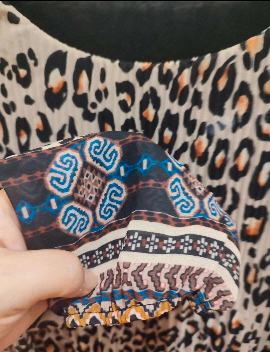 Blusa con estampado de leopardo – Local – taille 6XL / 52 / 24 3