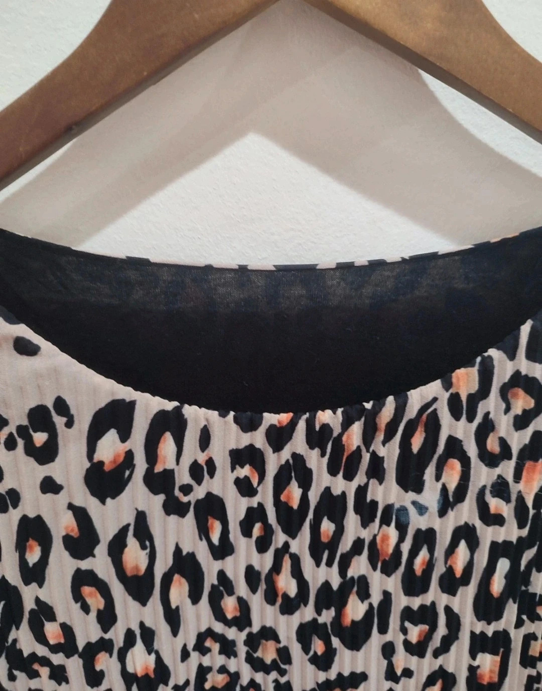 Blusa con estampado de leopardo – Local – taille 6XL / 52 / 24 4