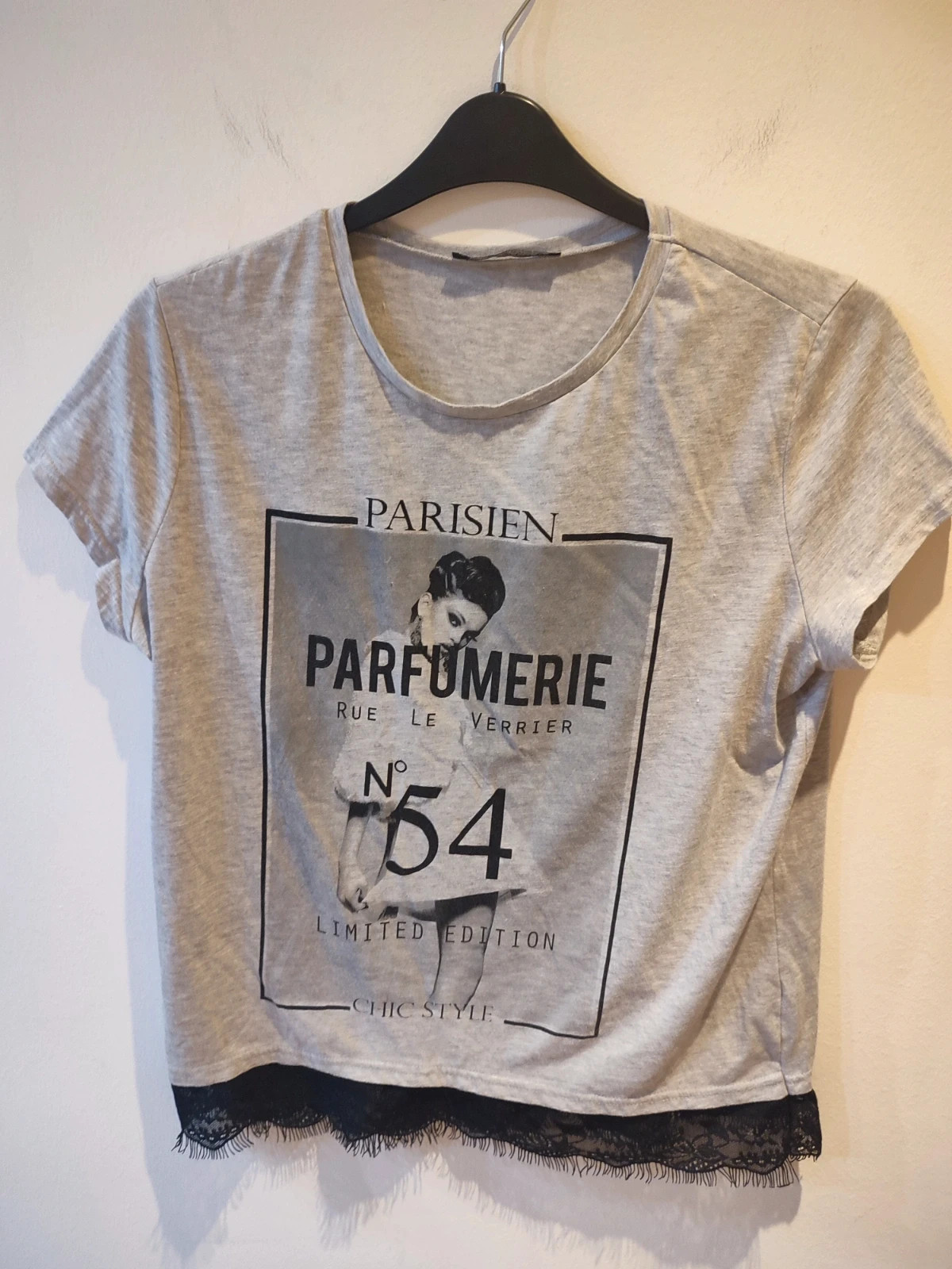 Camiseta con encaje