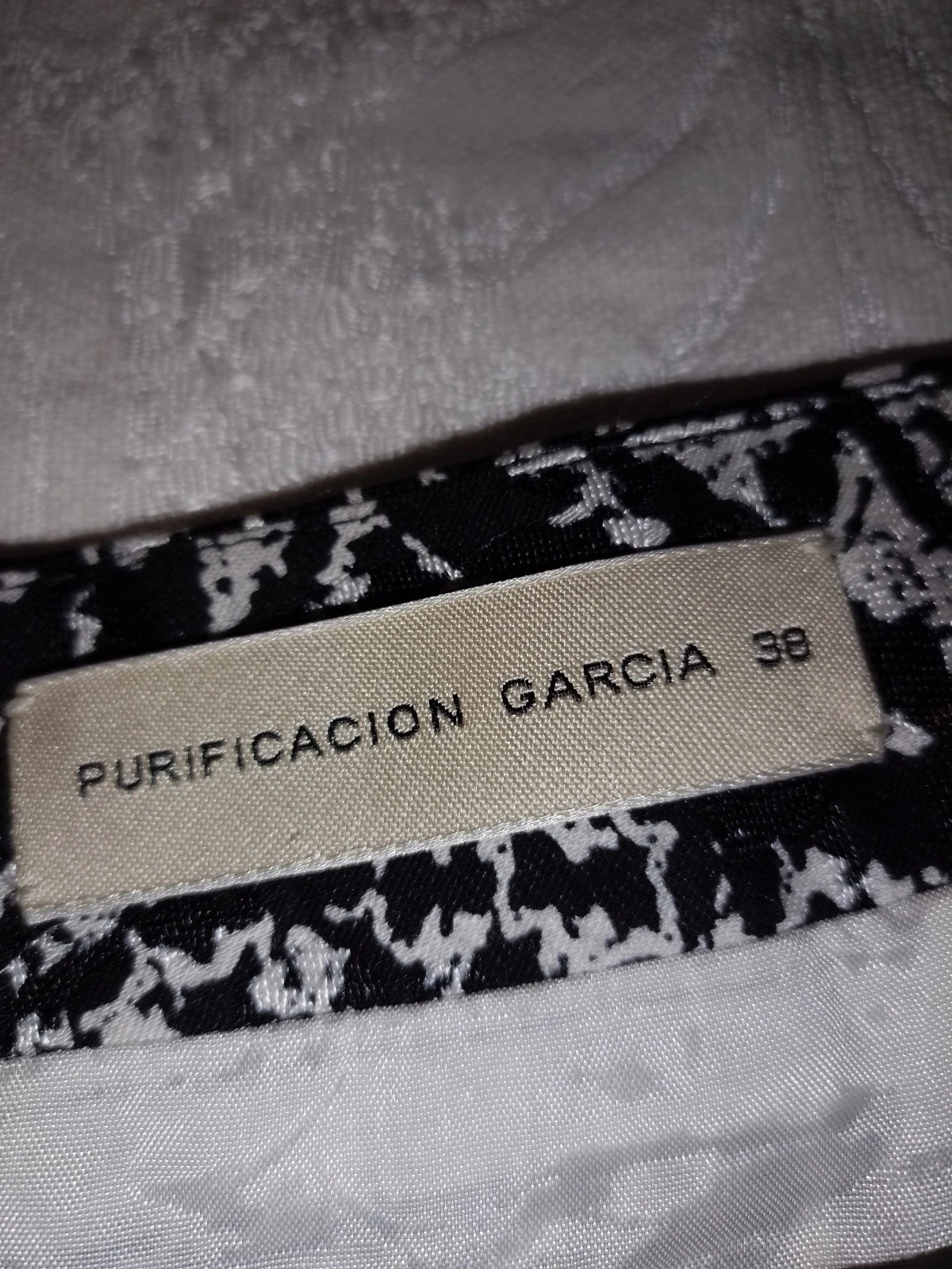 Purificación García Black & White Printed Pencil Skirt Size 38 – Purificación García – taille M / 38 / 10 3