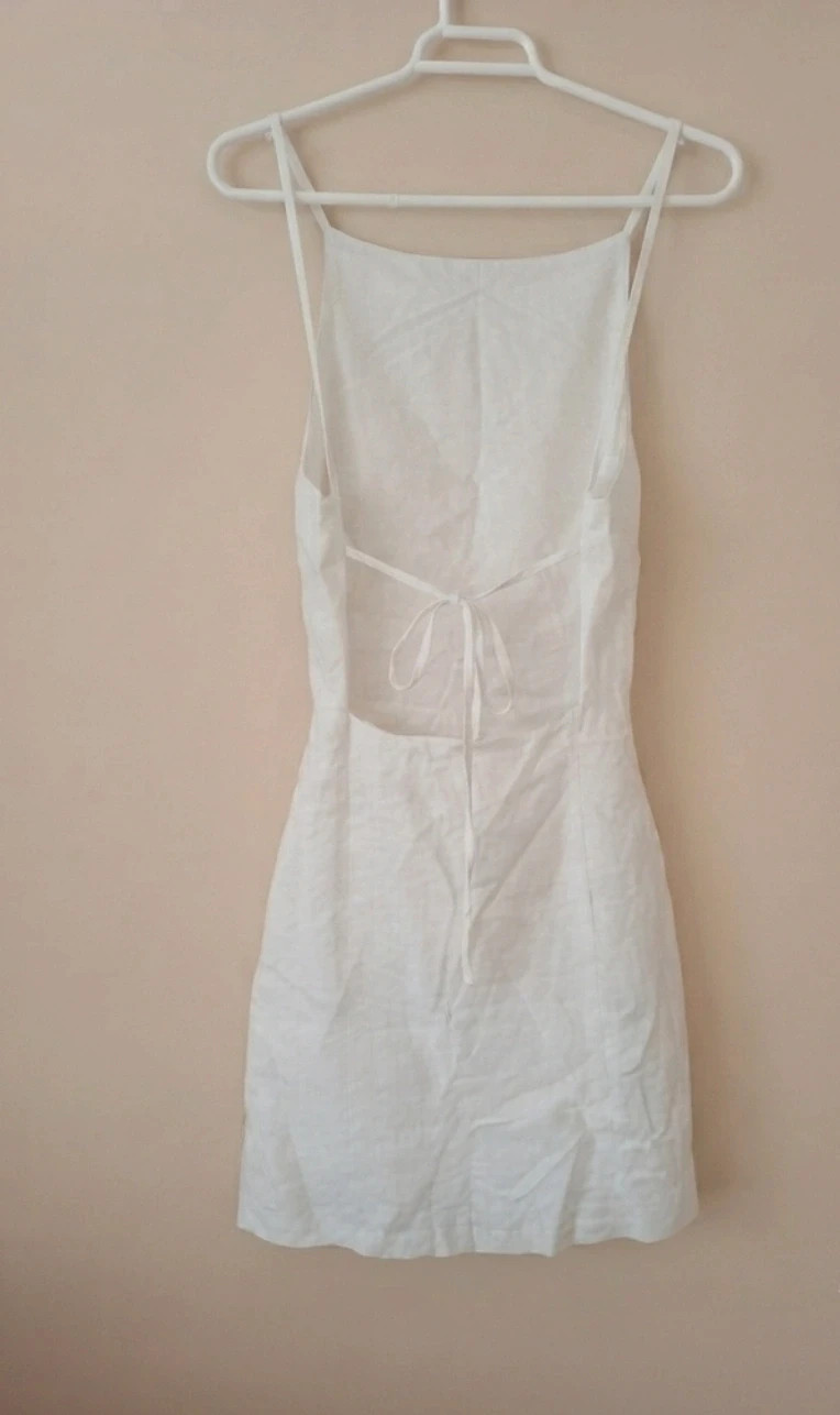 Stradivarius White Linen Blend Open Back Mini Dress Size XS – Stradivarius – taille XS / 34 / 6 2