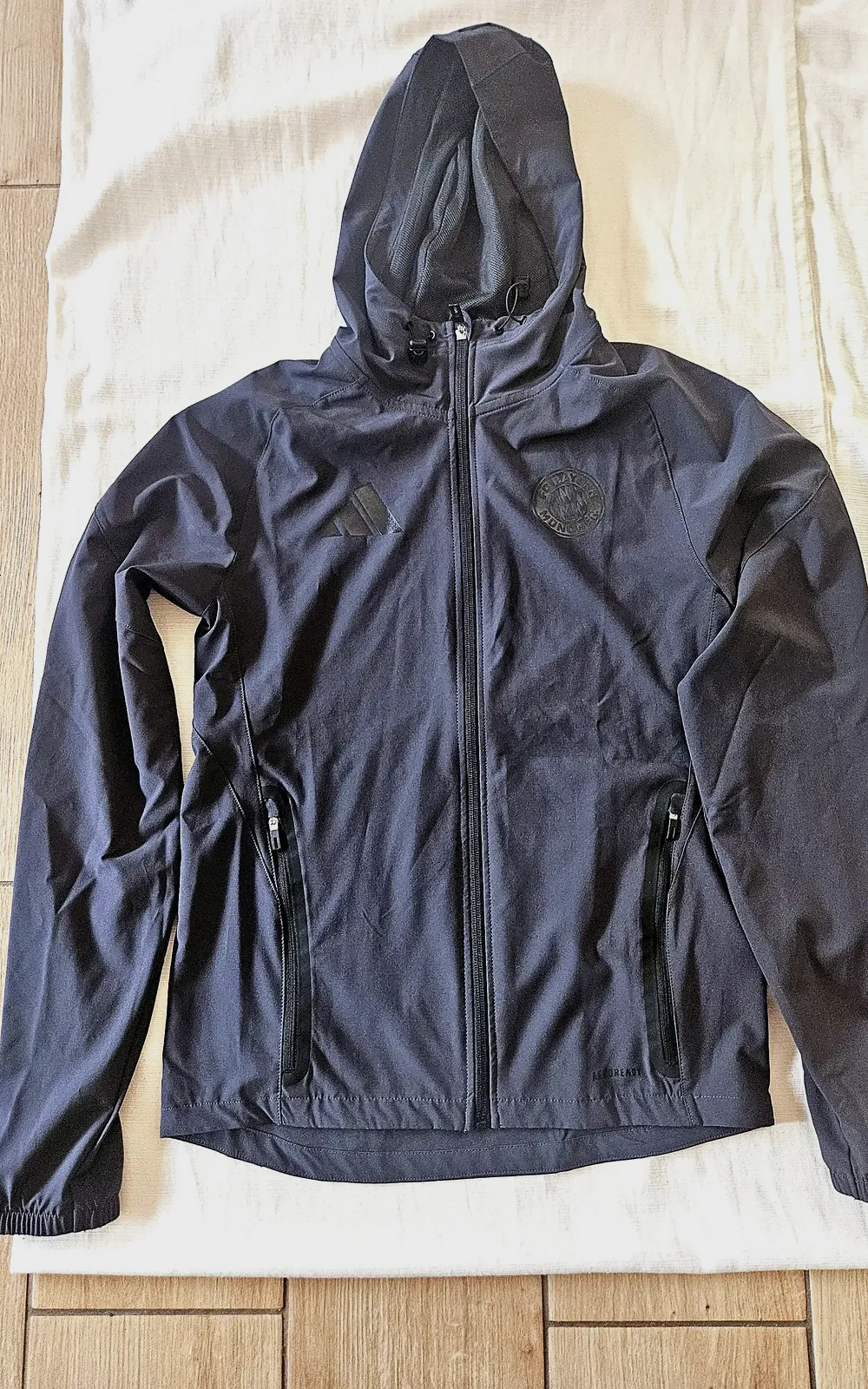 Veste de sport à capuche Adidas FC Bayern München – Adidas – taille M 6