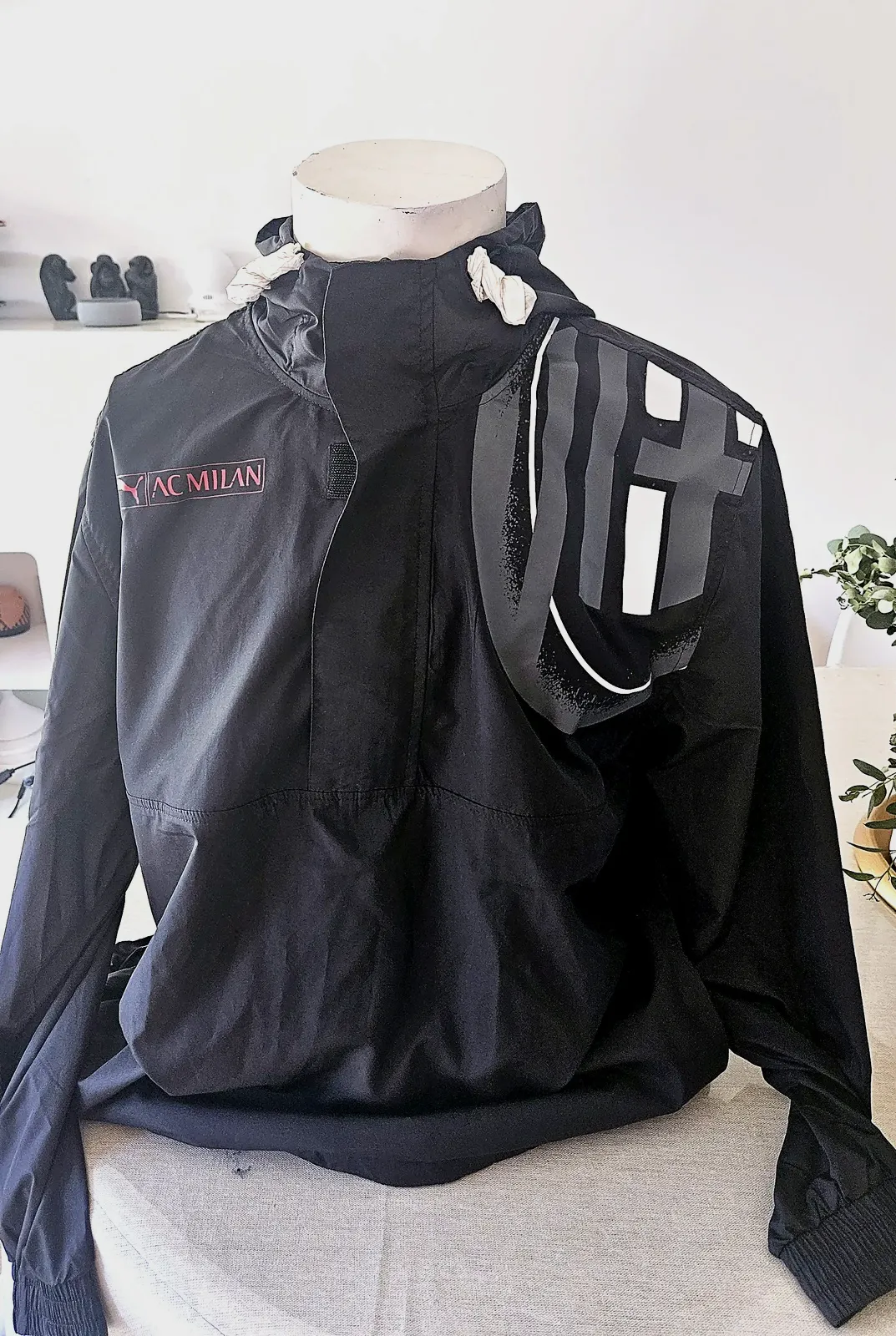 Coupe-vent à capuche Puma AC Milan noir taille M – Puma – taille M 2