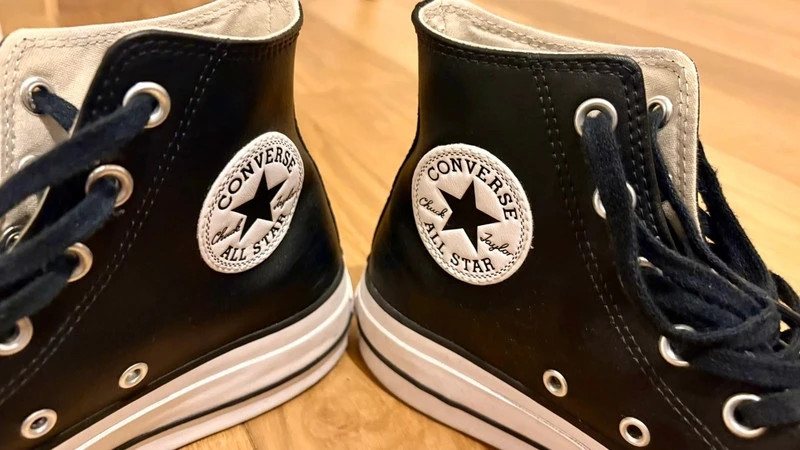 Converse Chuck Taylor All Star Lift Cuir Noir T37 (561675C)