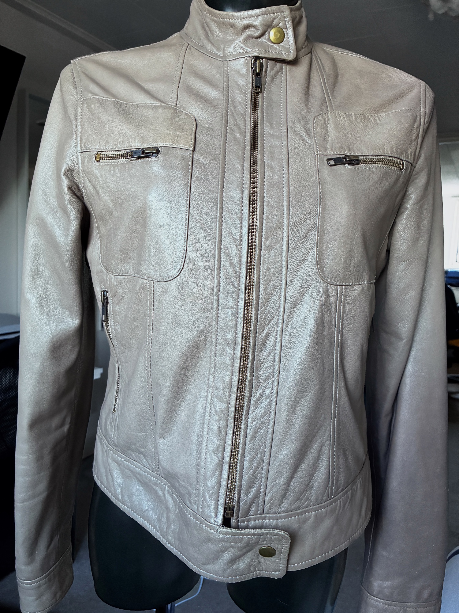 Veste en véritable cuir beige taille 38 pour femme 
