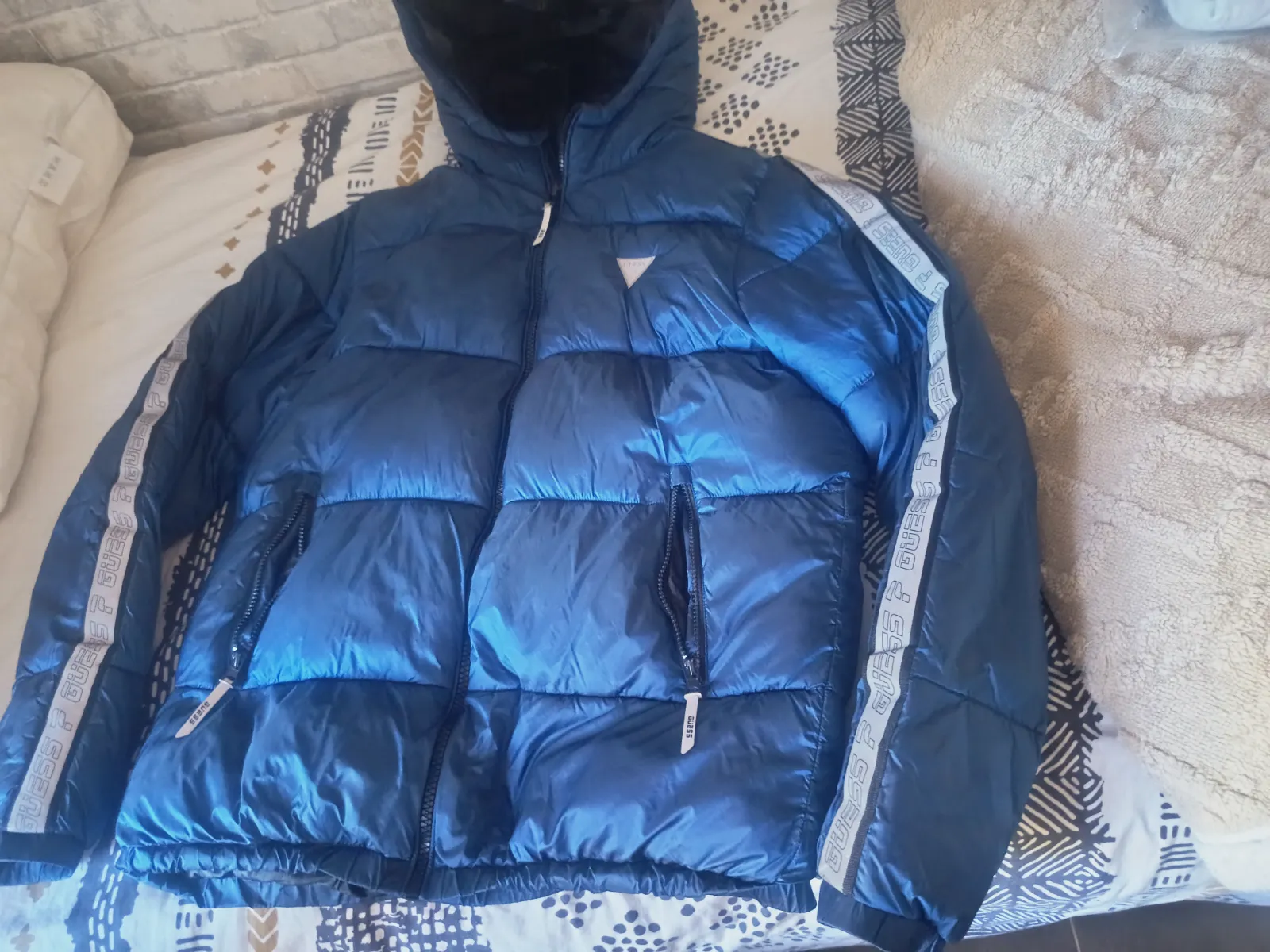 Blouson  – Guess – taille XXL 3
