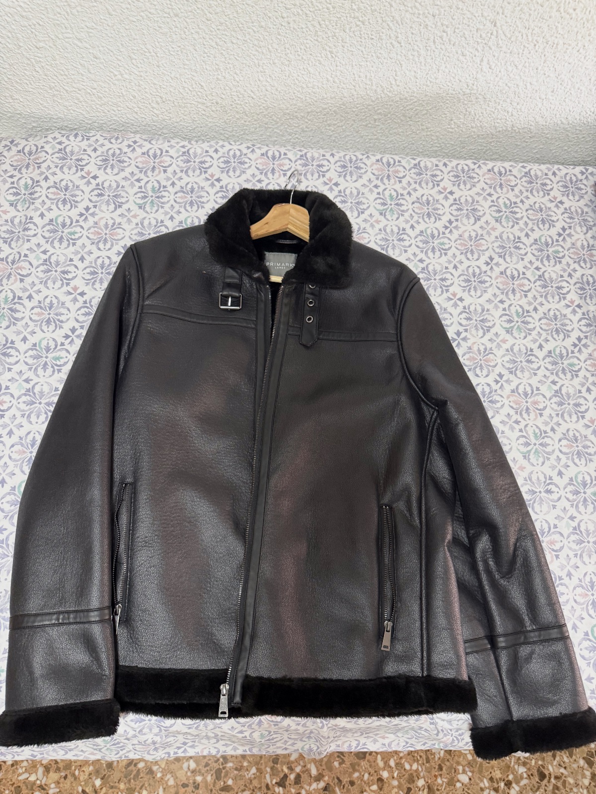 Chaqueta de doble cara de piel sintética negra Primark – Primark – taille L 2