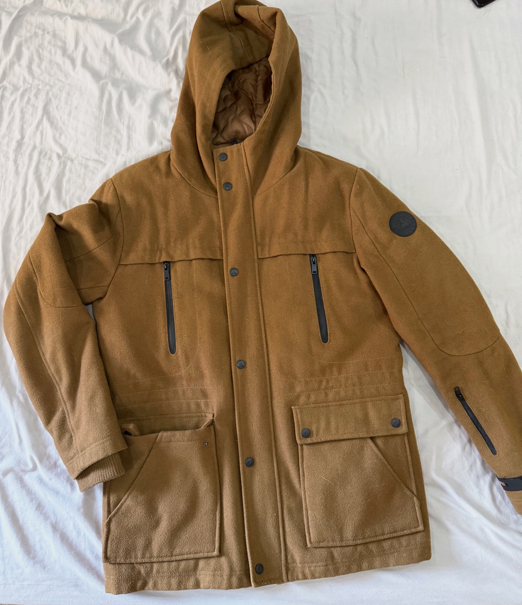 Abrigo Parka Camel Bershka con Capucha – Bershka – taille L 3