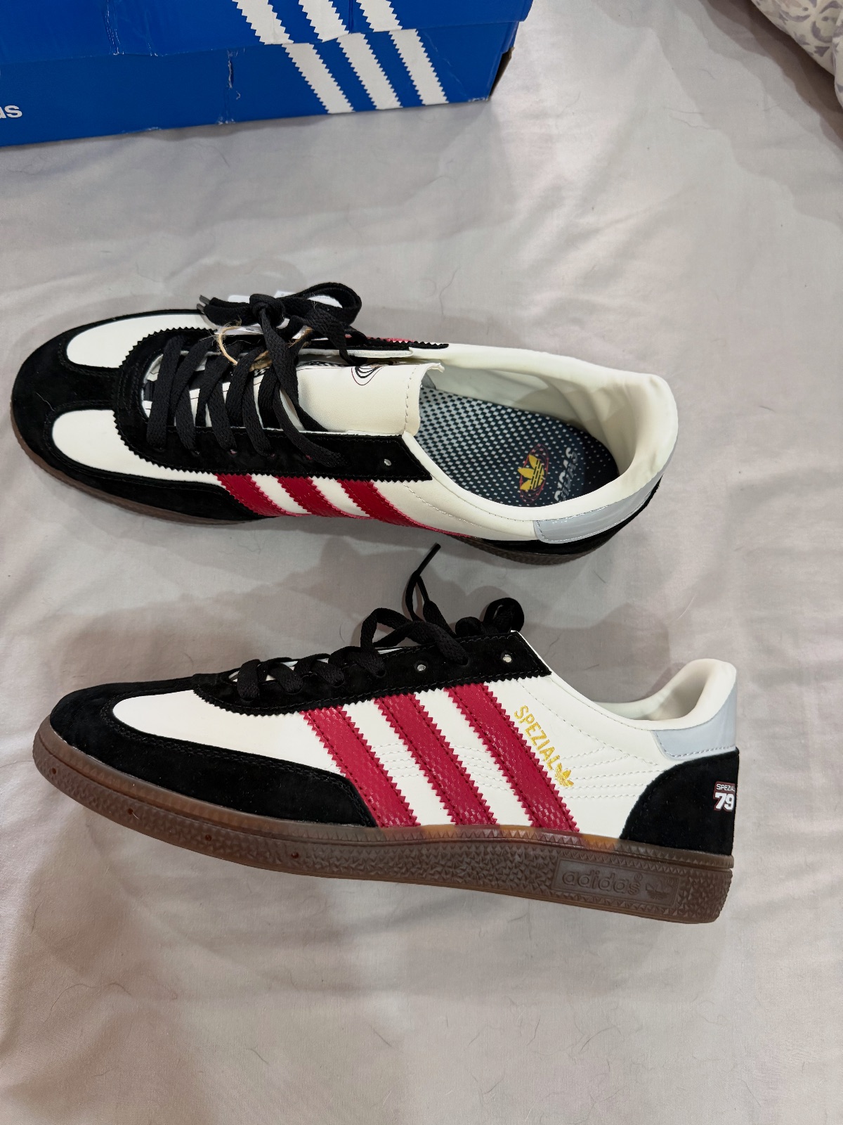 Zapatillas Adidas Spezial Blancas y Rojas – Adidas – taille EU 45 2