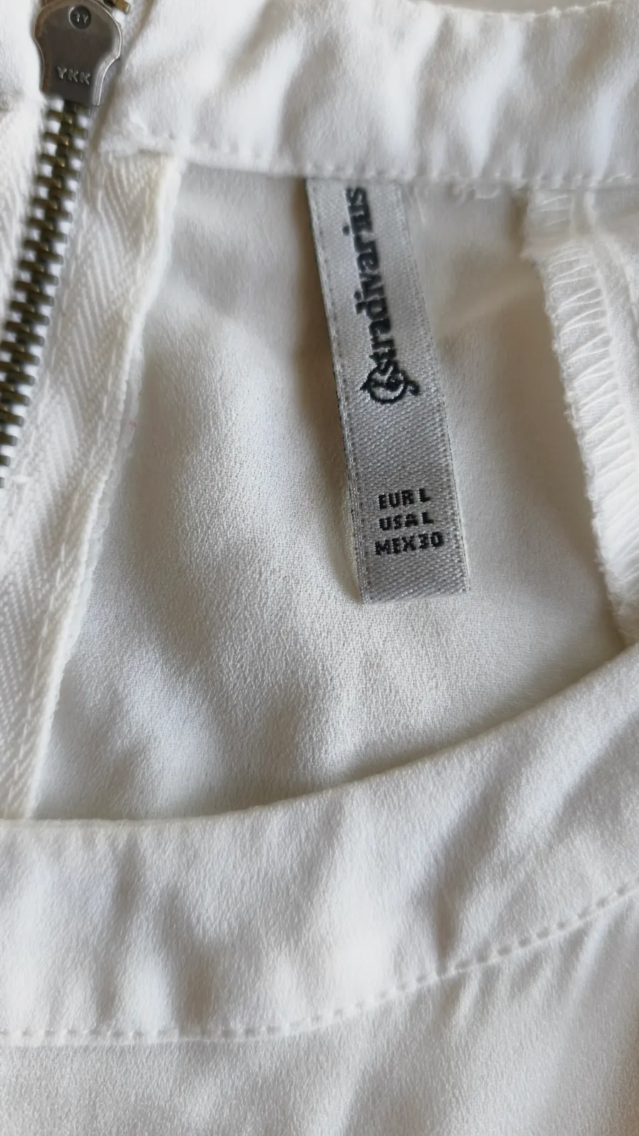 blusa blanca con lentejuelas – Stradivarius – taille L 2
