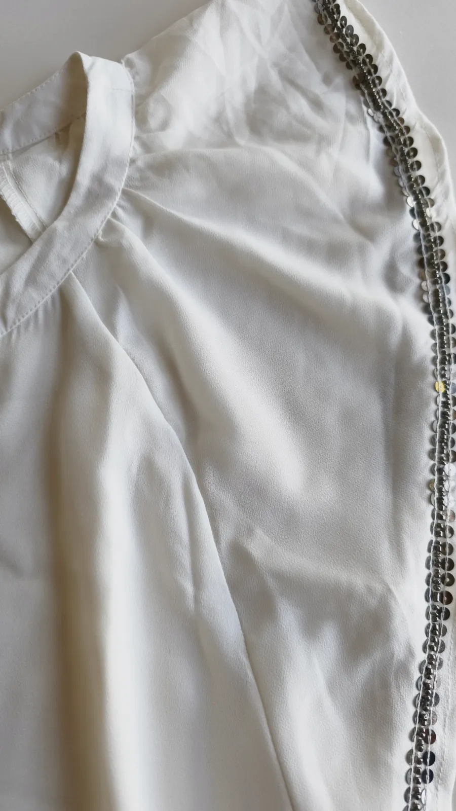 blusa blanca con lentejuelas – Stradivarius – taille L 3