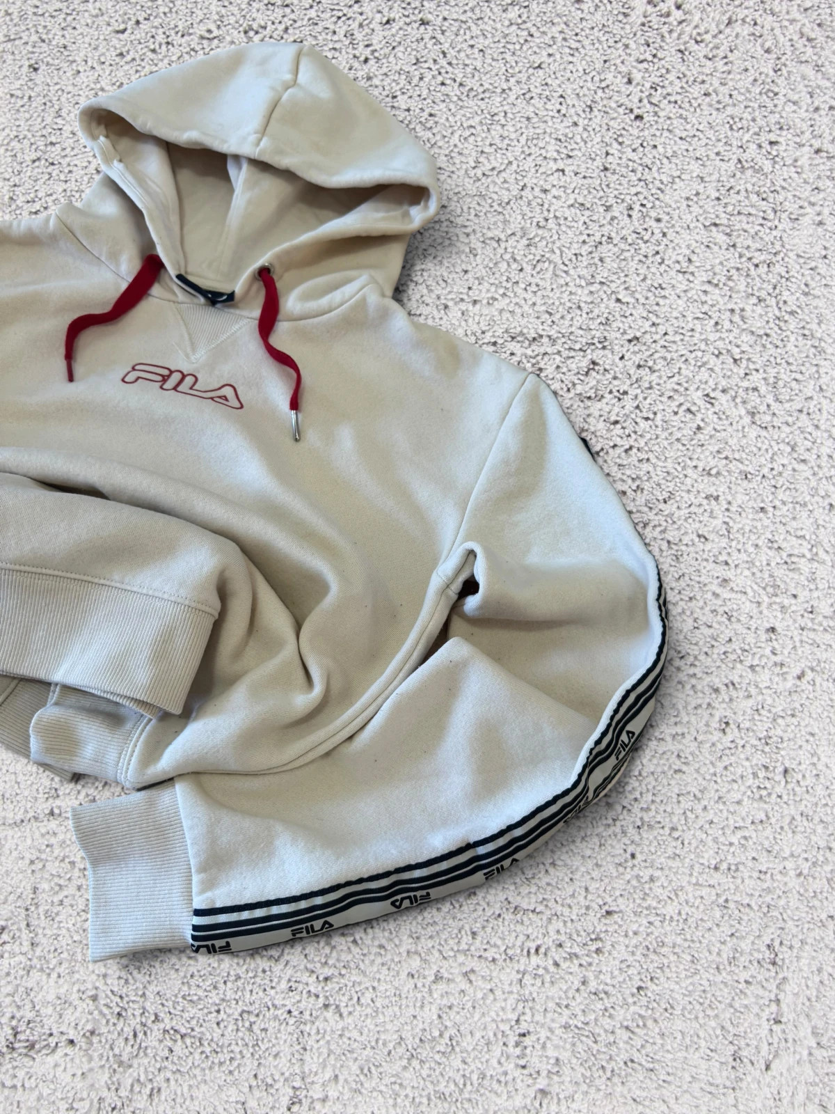 Retro Fila Taped Sleeve Hoodie Cream Red Embroidered - 90s Streetstyle – FILA – taille S / 36 / 8 3