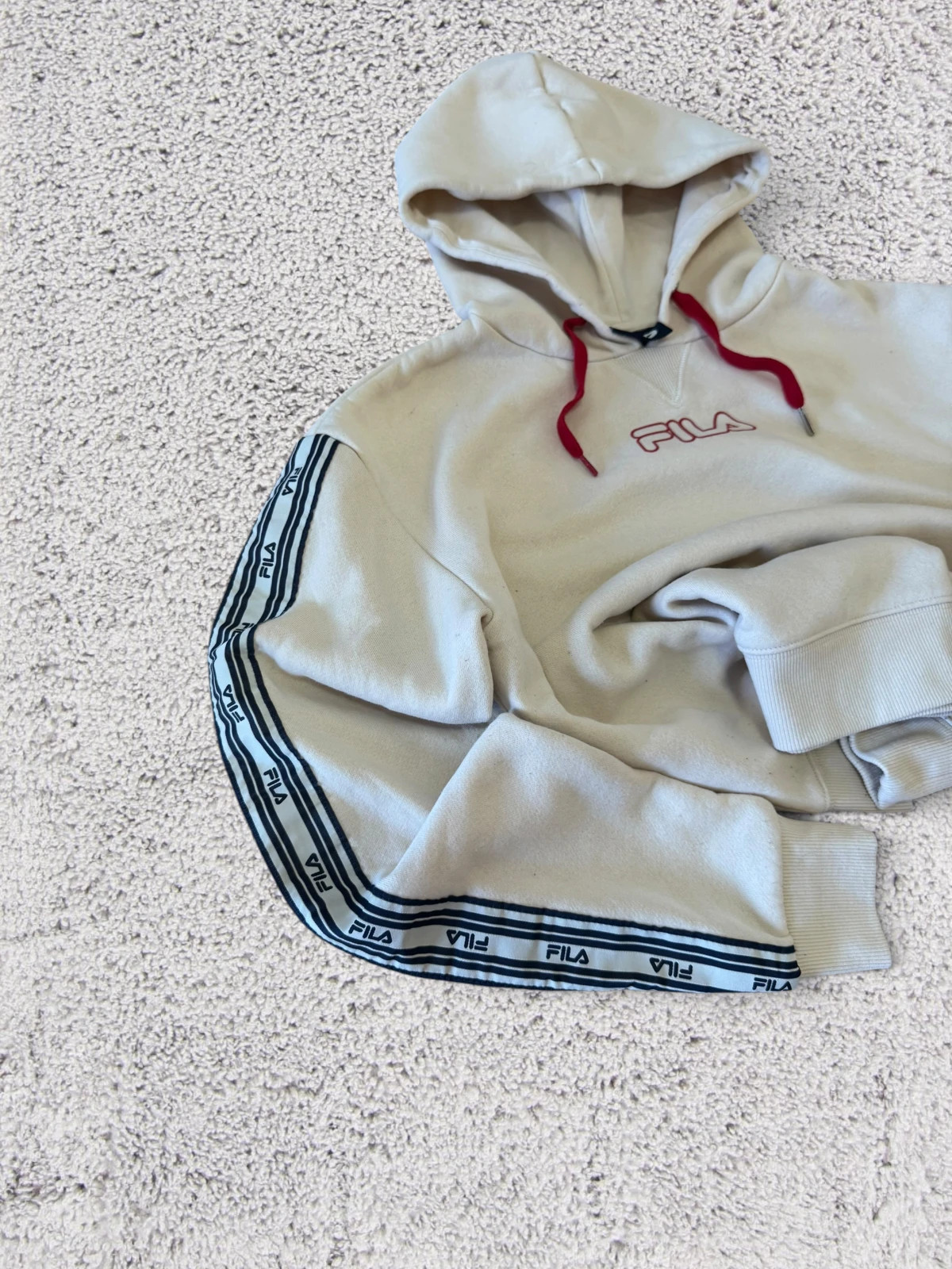 Retro Fila Taped Sleeve Hoodie Cream Red Embroidered - 90s Streetstyle – FILA – taille S / 36 / 8 2