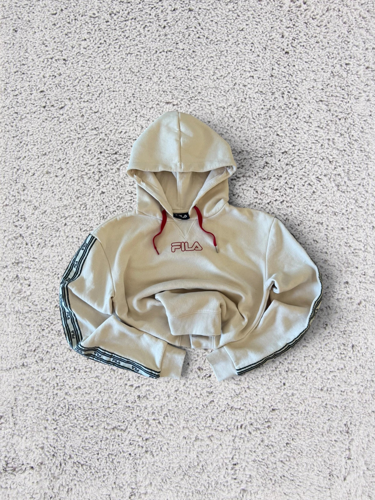 Retro Fila Taped Sleeve Hoodie Cream Red Embroidered - 90s Streetstyle