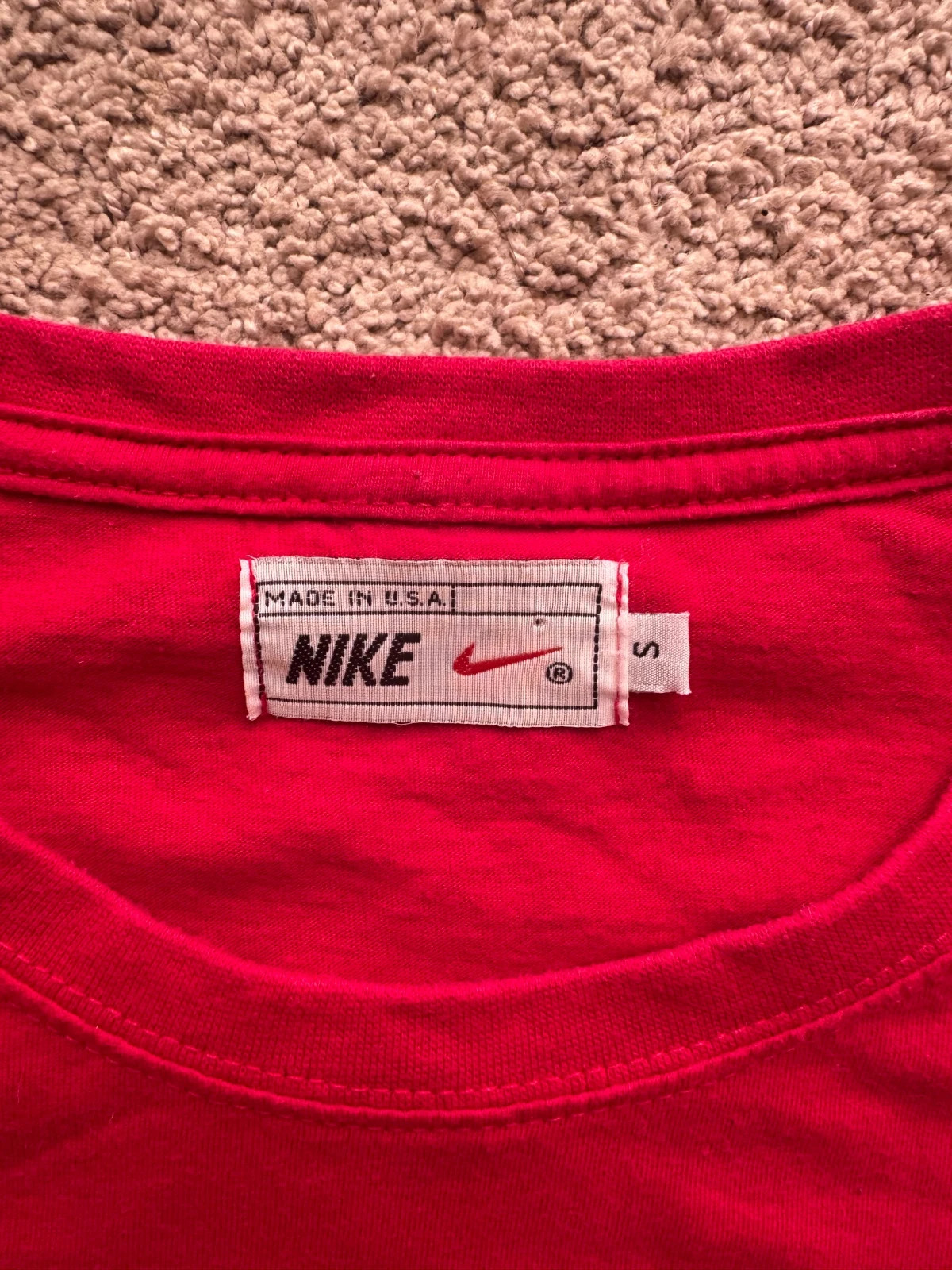 Vintage Nike Air Max Graphic T-Shirt burgundy / maroon Made in USA – Size S – Nike – taille S 5