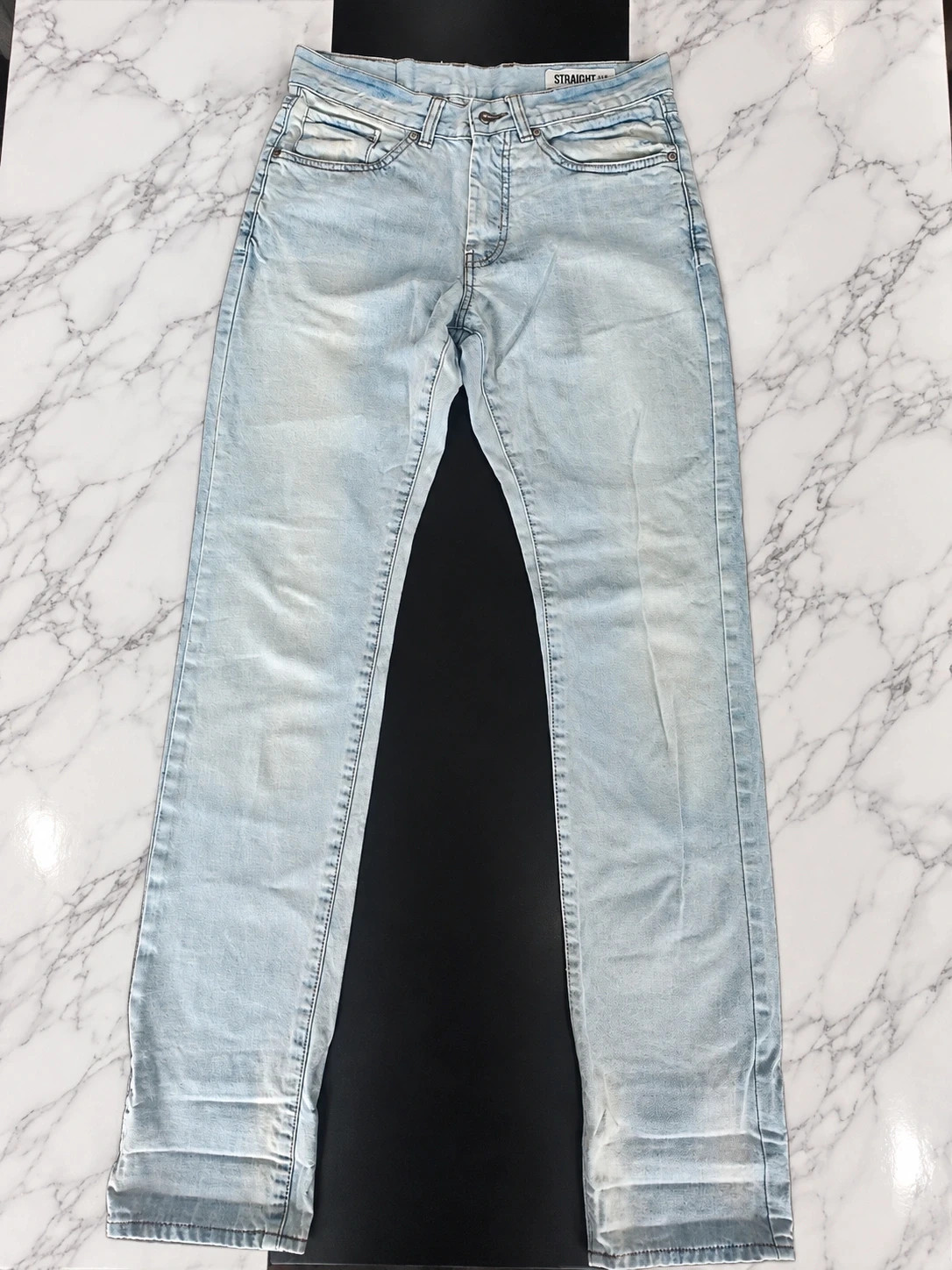 Jean JULES Straight bleu clair W27 L34 – Coupe droite.