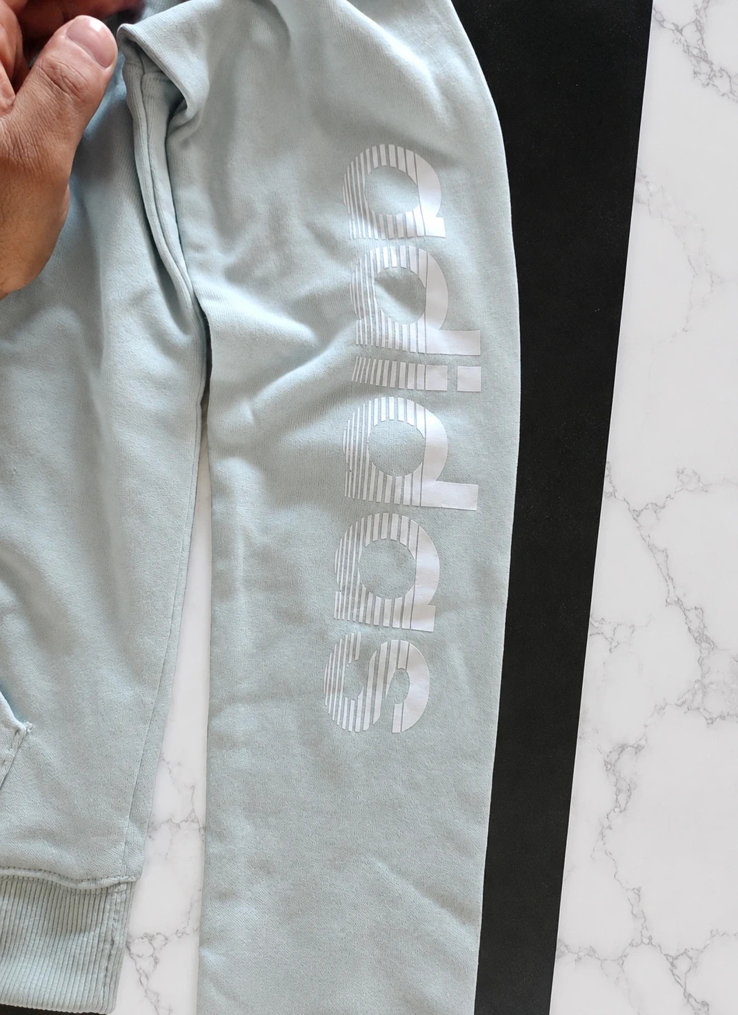 Adidas – Sweat zippé à capuche – Taille XS – adidas – taille XS / 34 / 6 2