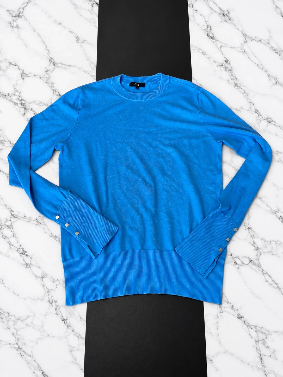 Pull C&A bleu – Taille M – Manches longues à boutons