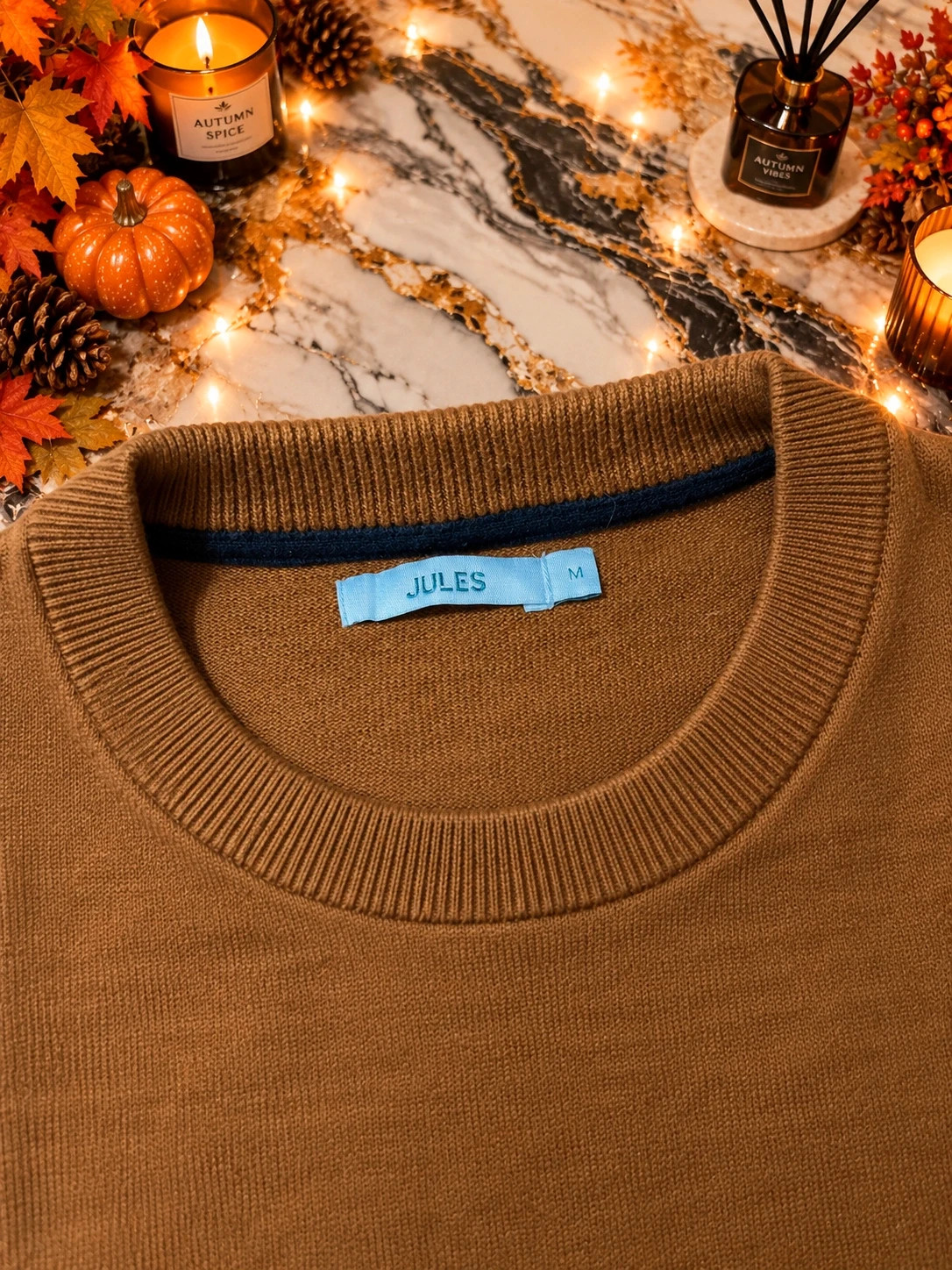 Pull Jules Homme Marron Camel – Taille M – Col Rond – Détails Bleu Marine – Jules – taille M 2