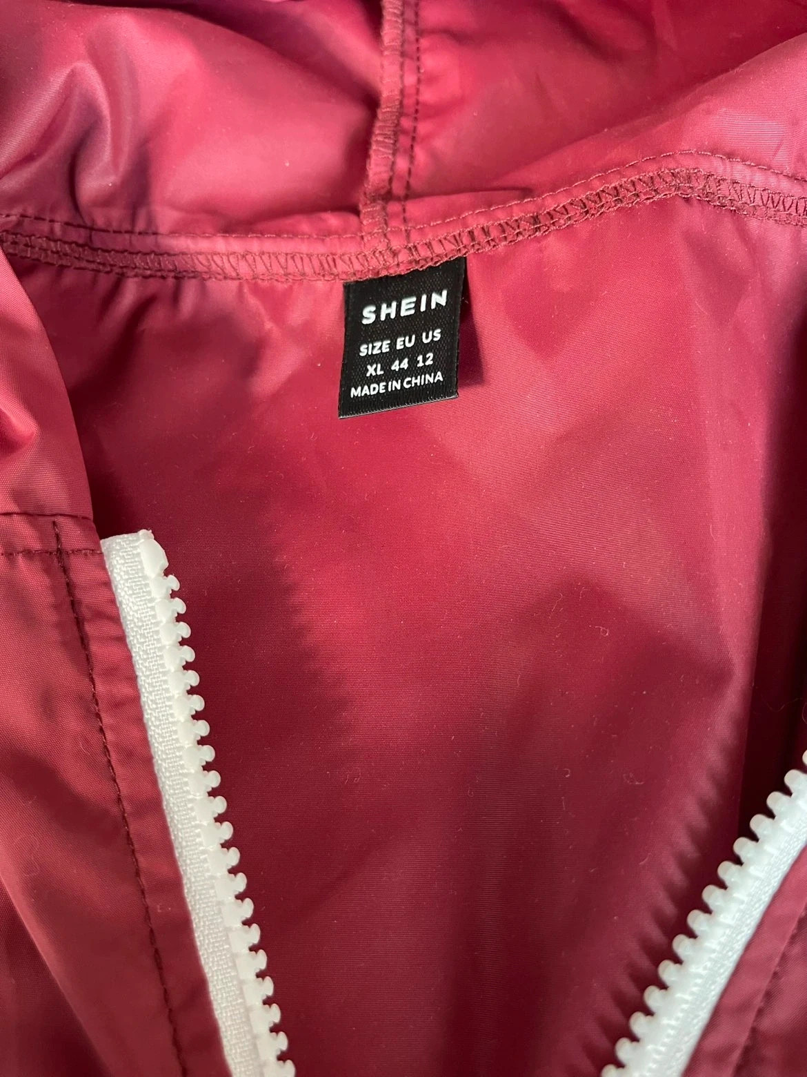 Coupe-vent SHEIN bordeaux à capuche – Taille XL / EU 44 – Shein – taille XL / 42 / 14 3