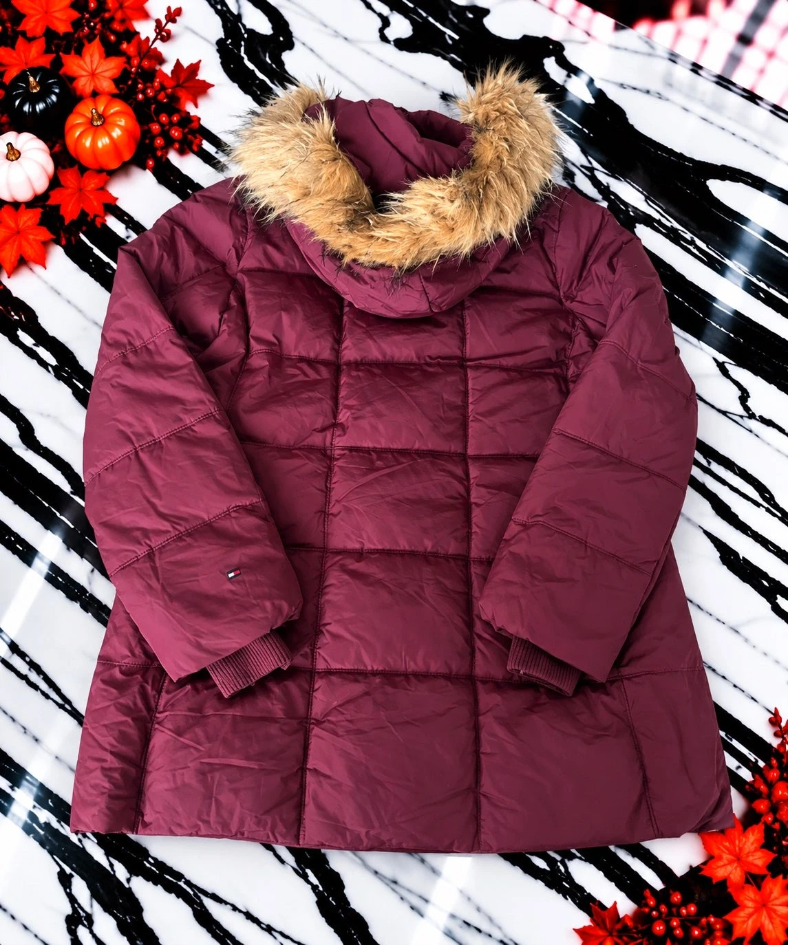 Doudoune Tommy Hilfiger Femme Bordeaux – Taille M – Manteau Matelassé à Capuche Fourrure – Hiver – Tommy Hilfiger – taille M / 38 / 10 4