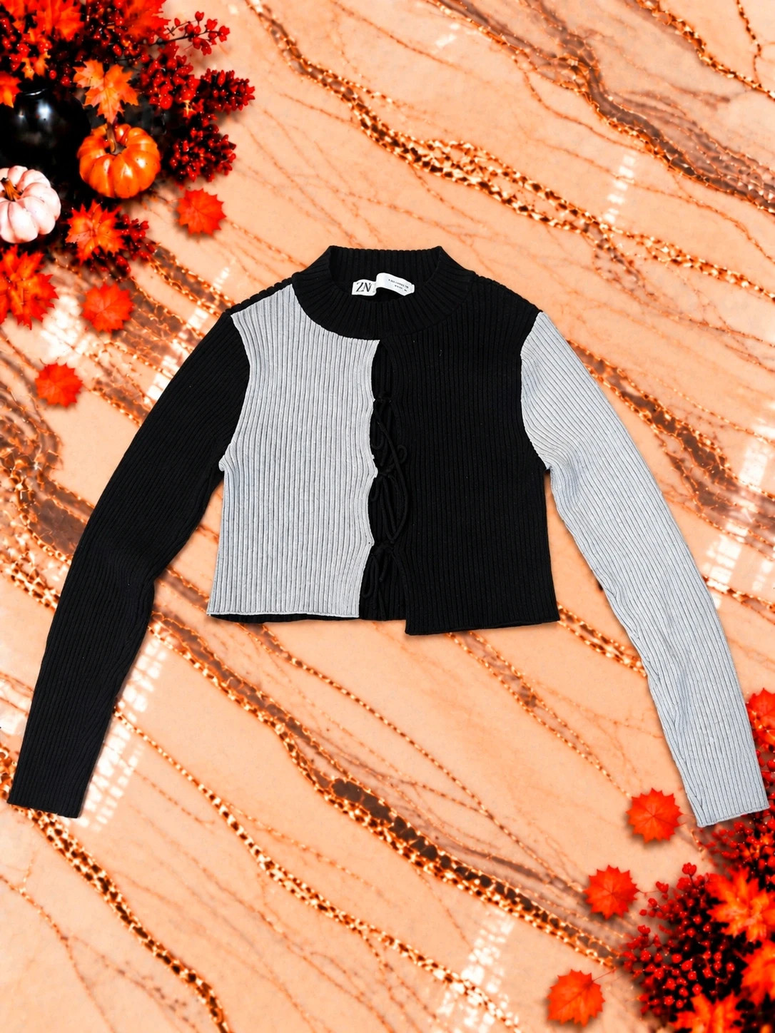 Gilet court Zara noir et gris bicolore à lacets – Taille S – Maille côtelée