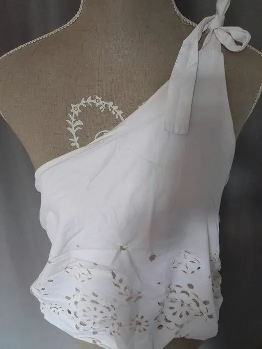 Top asymétrique blanc en broderie anglaise – Zara – taille M 4
