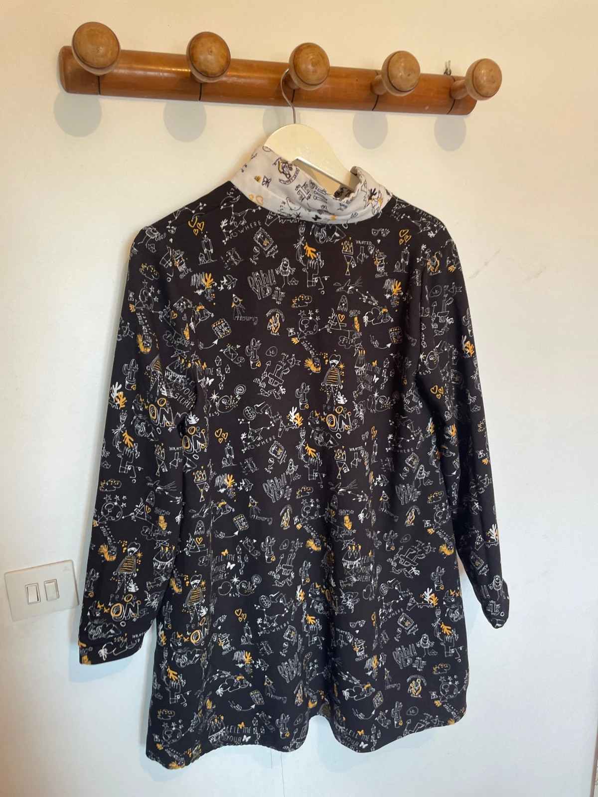 Blusa Zara Trafalgar XL - Estampado Artístico "Doodles" – Zara – taille XL / 42 / 14 5
