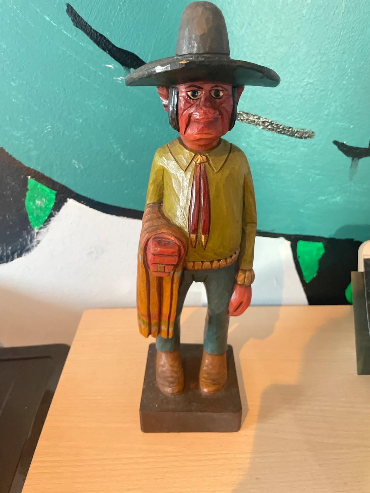 Figura tallada en madera “Ouro” Made in Spain – Artesanía española – ouro
