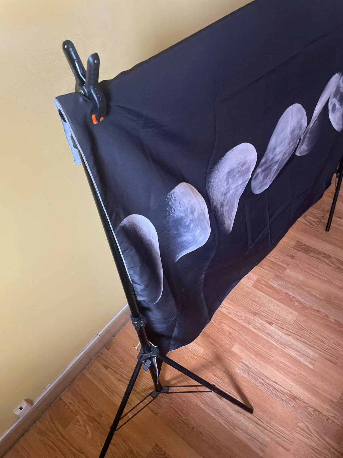 Soporte de fondo fotográfico profesional 155–300 cm + 2 telas, pinzas y funda – Amazon 3